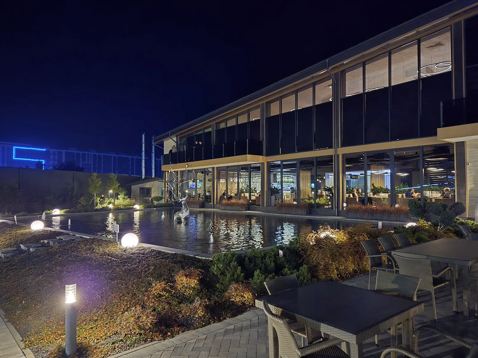 Oasis image 18
