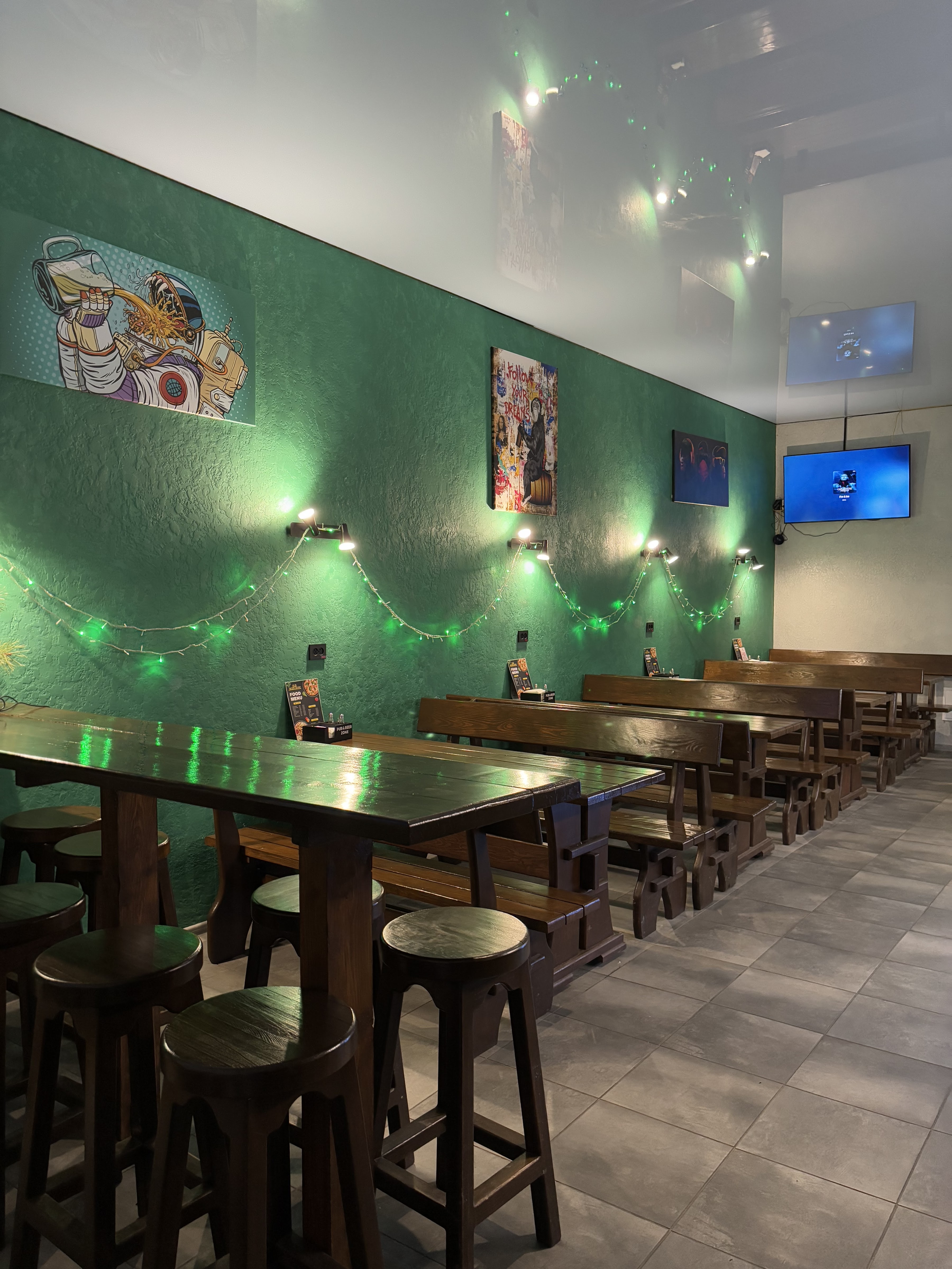 PUB & BEER ZONE image 3