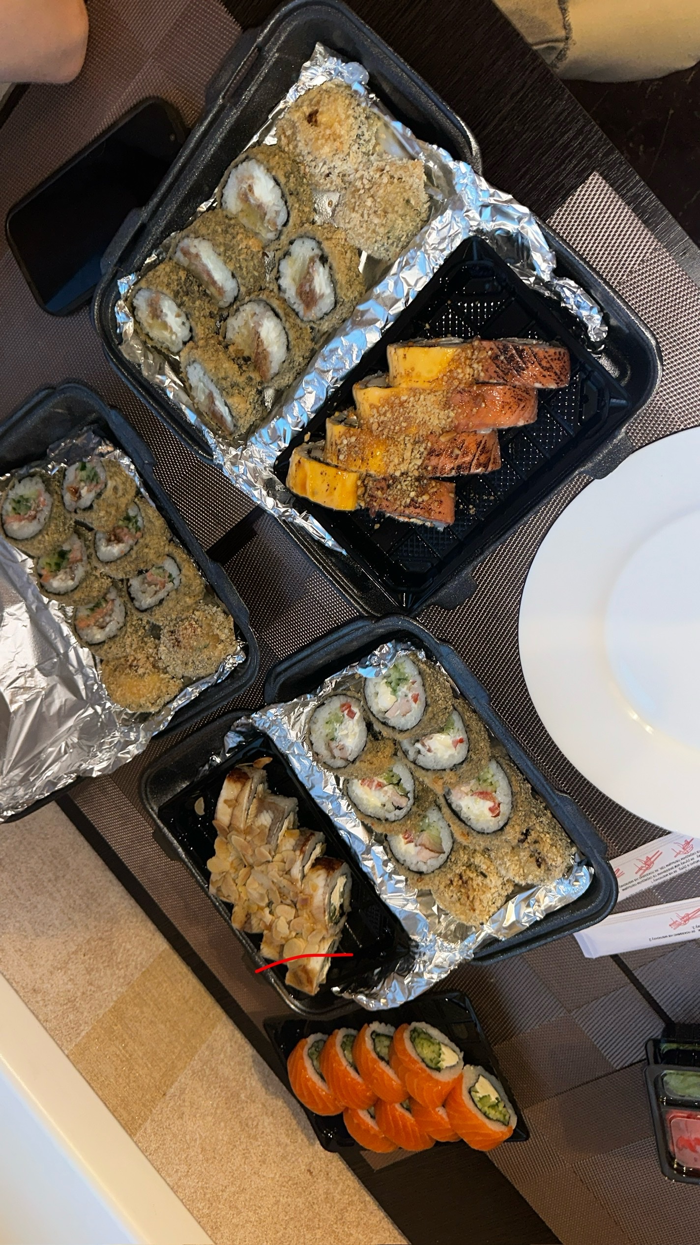 Black Roll sushi image 3