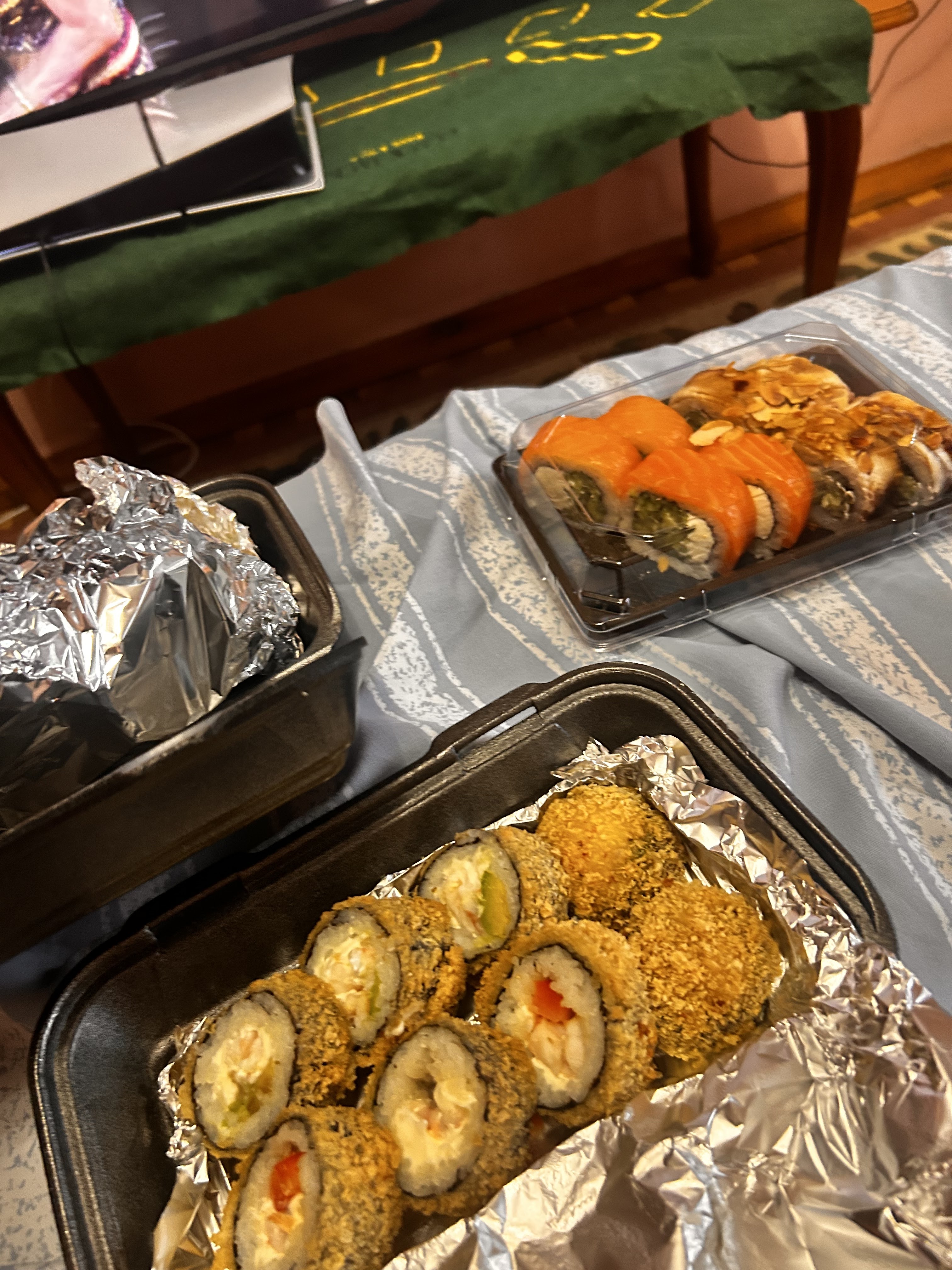 Black Roll sushi image 8