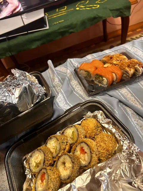 Black Roll sushi image 8