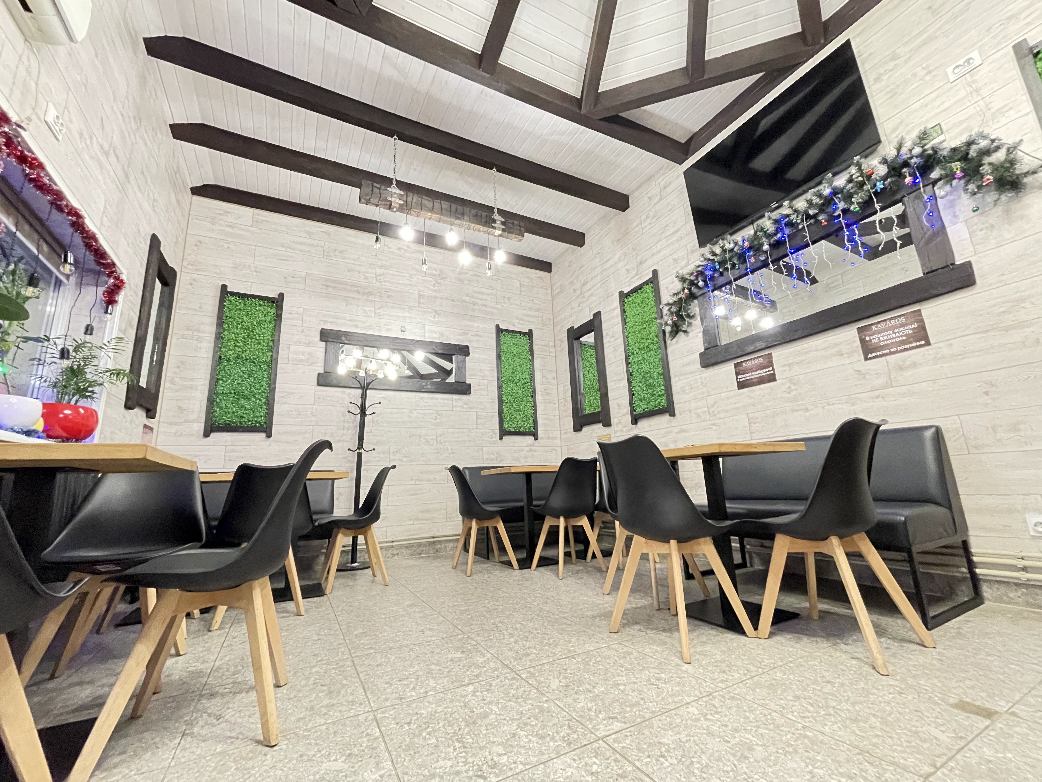 KAVÁROS піцерія-кавʼярня image 14