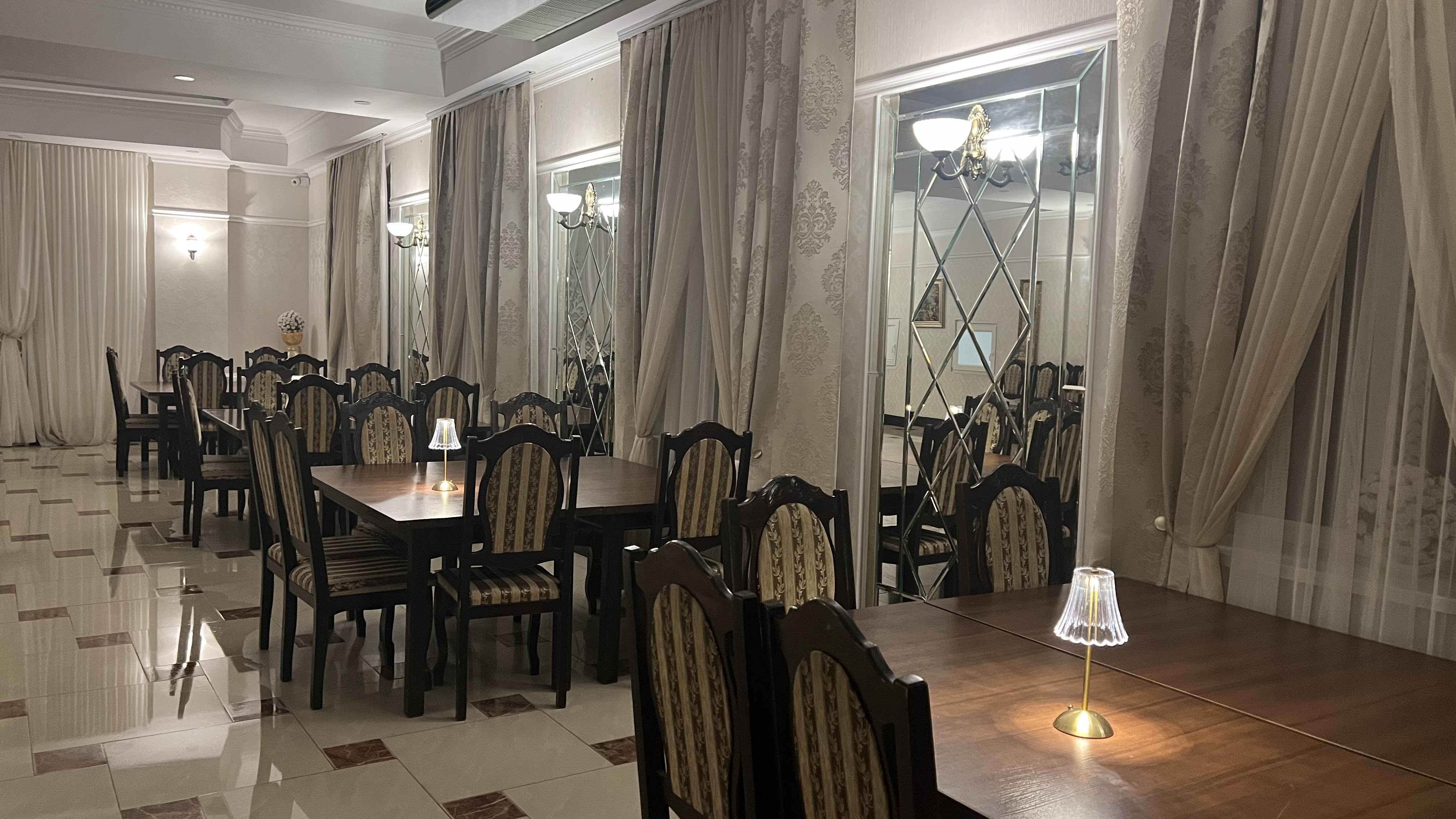 The restaurant "Versailles" image 15