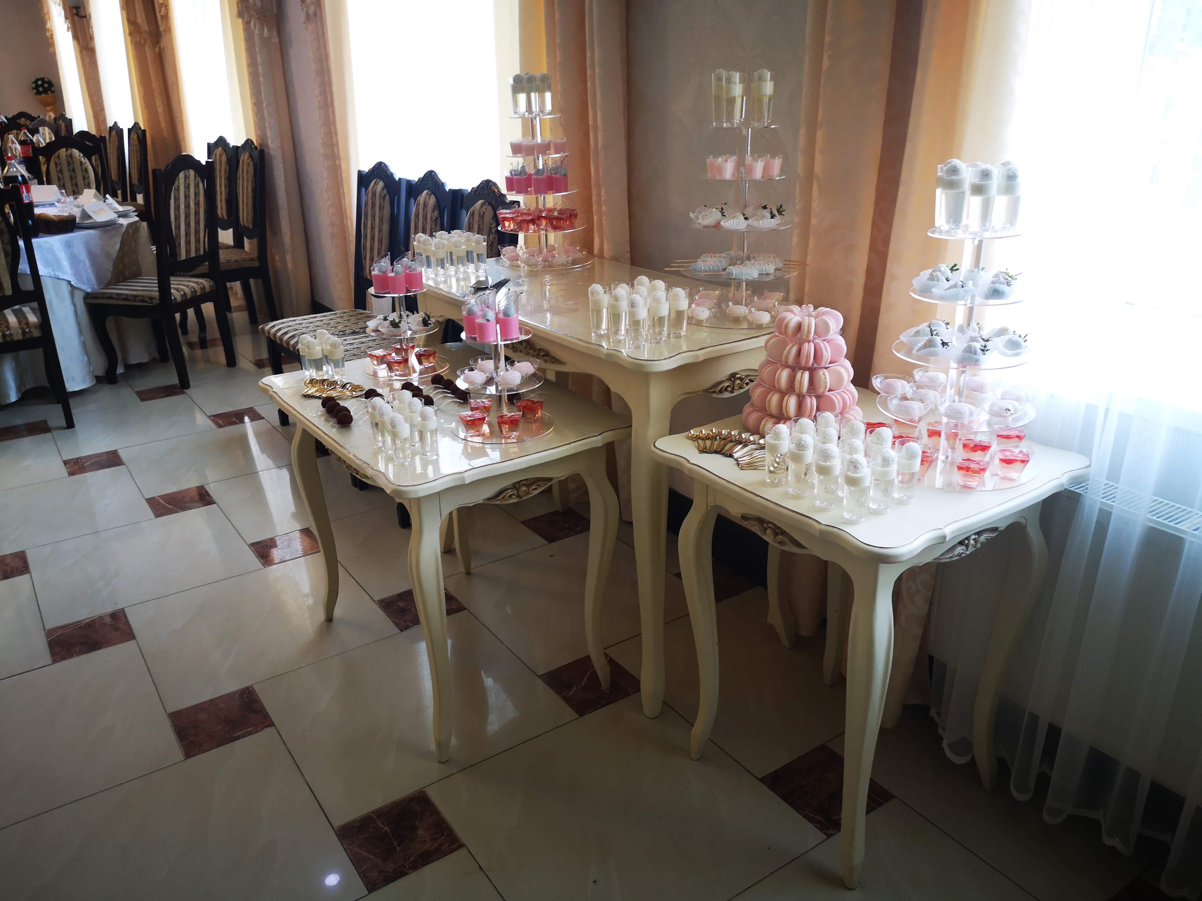 The restaurant "Versailles" image 19