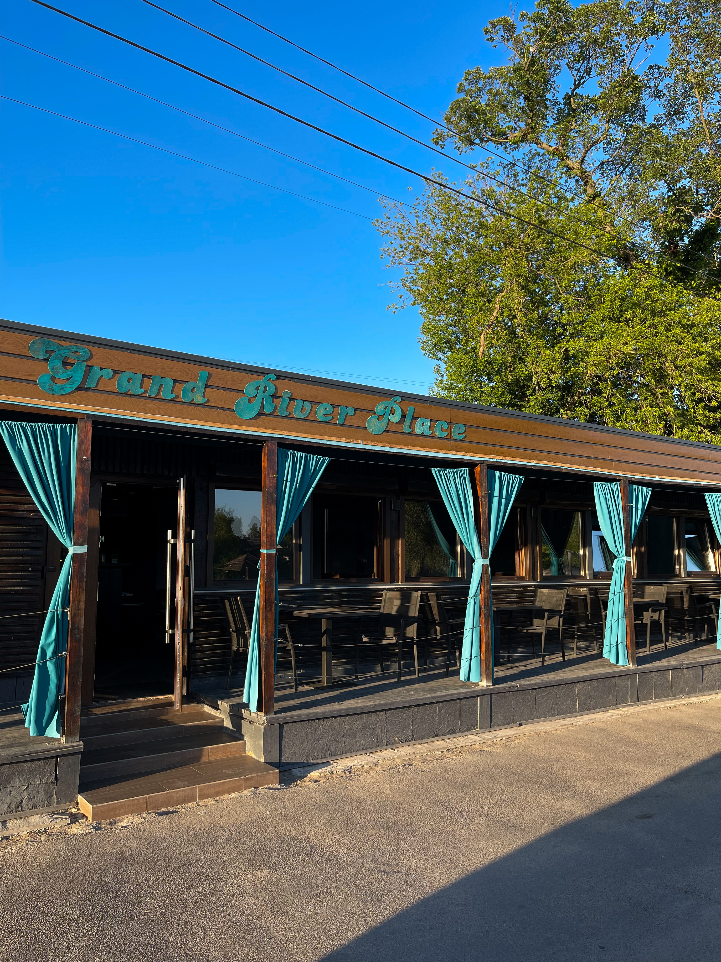 Grand River Place image 5