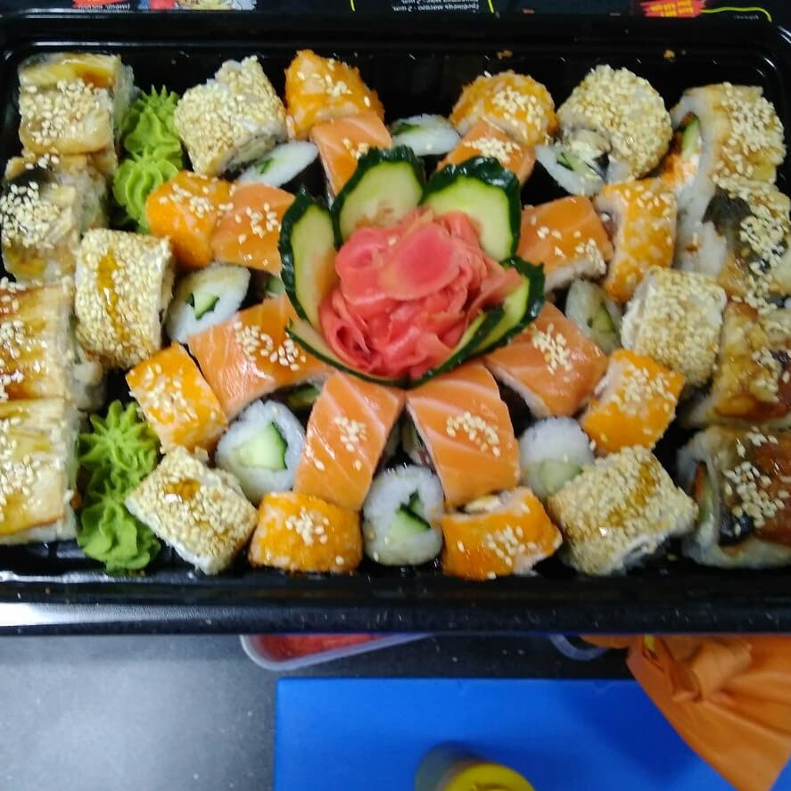 Masago sushi image 12