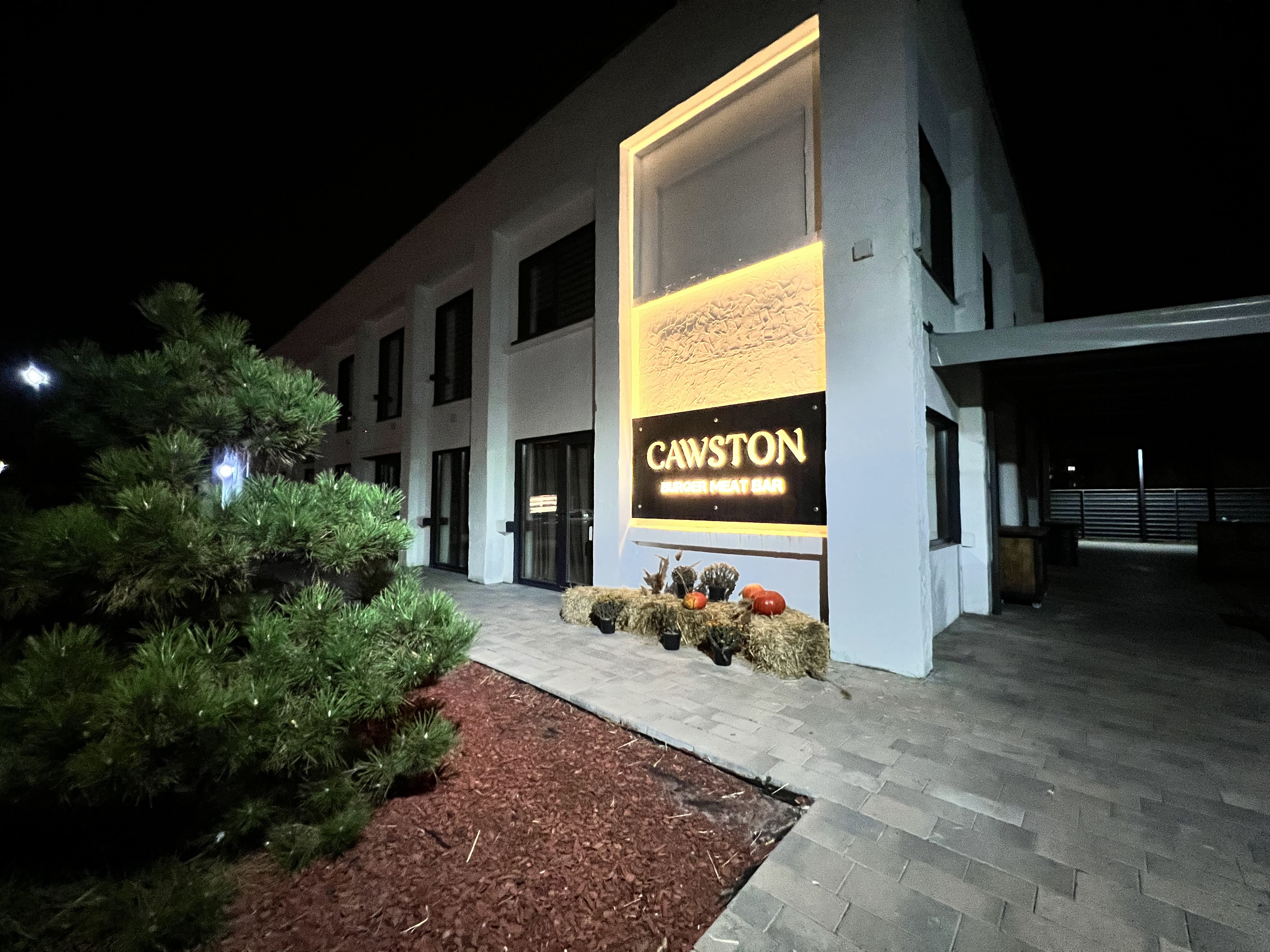 CAWSTON Burger Meat Bar image 16