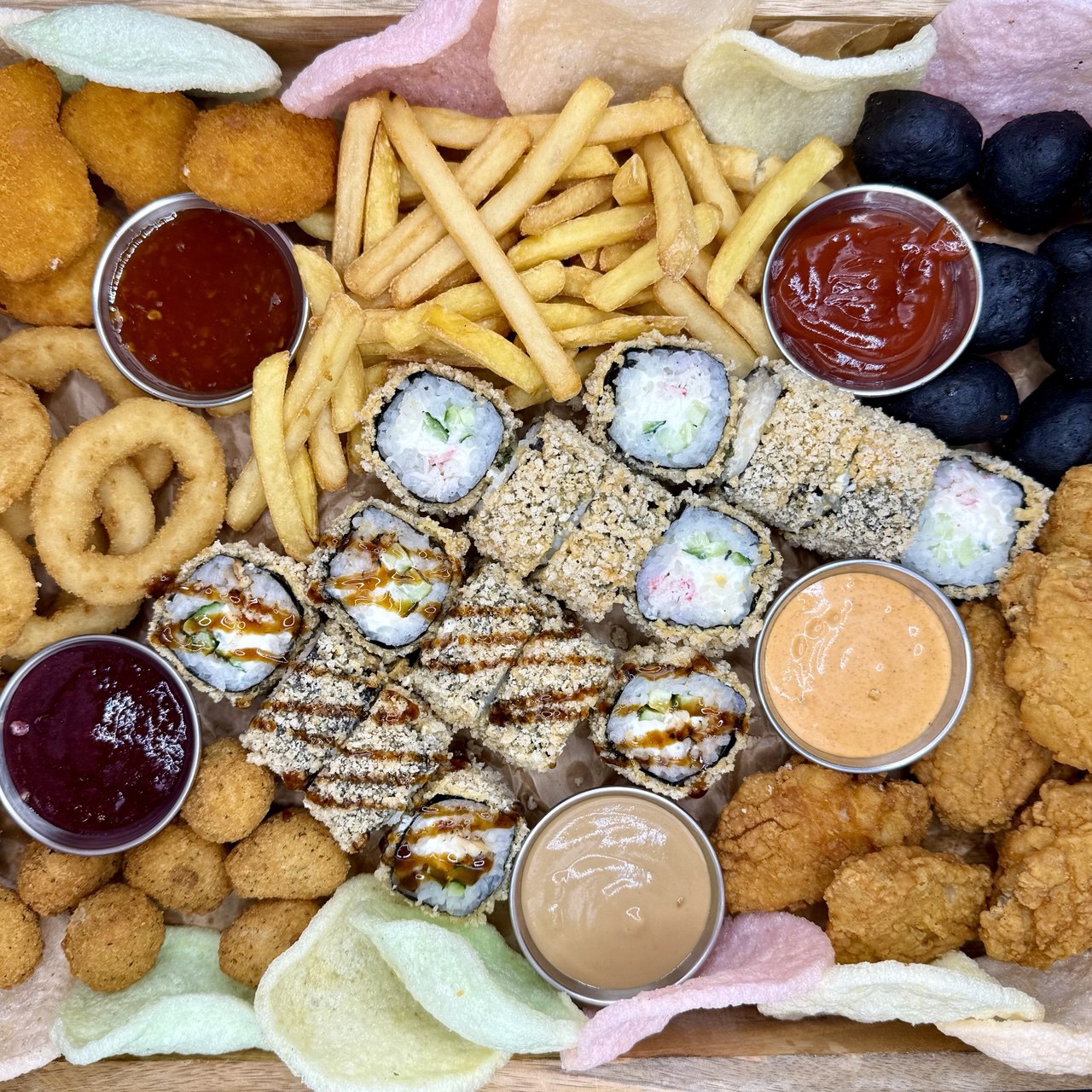 DRAGON Sushi Cafe image 18