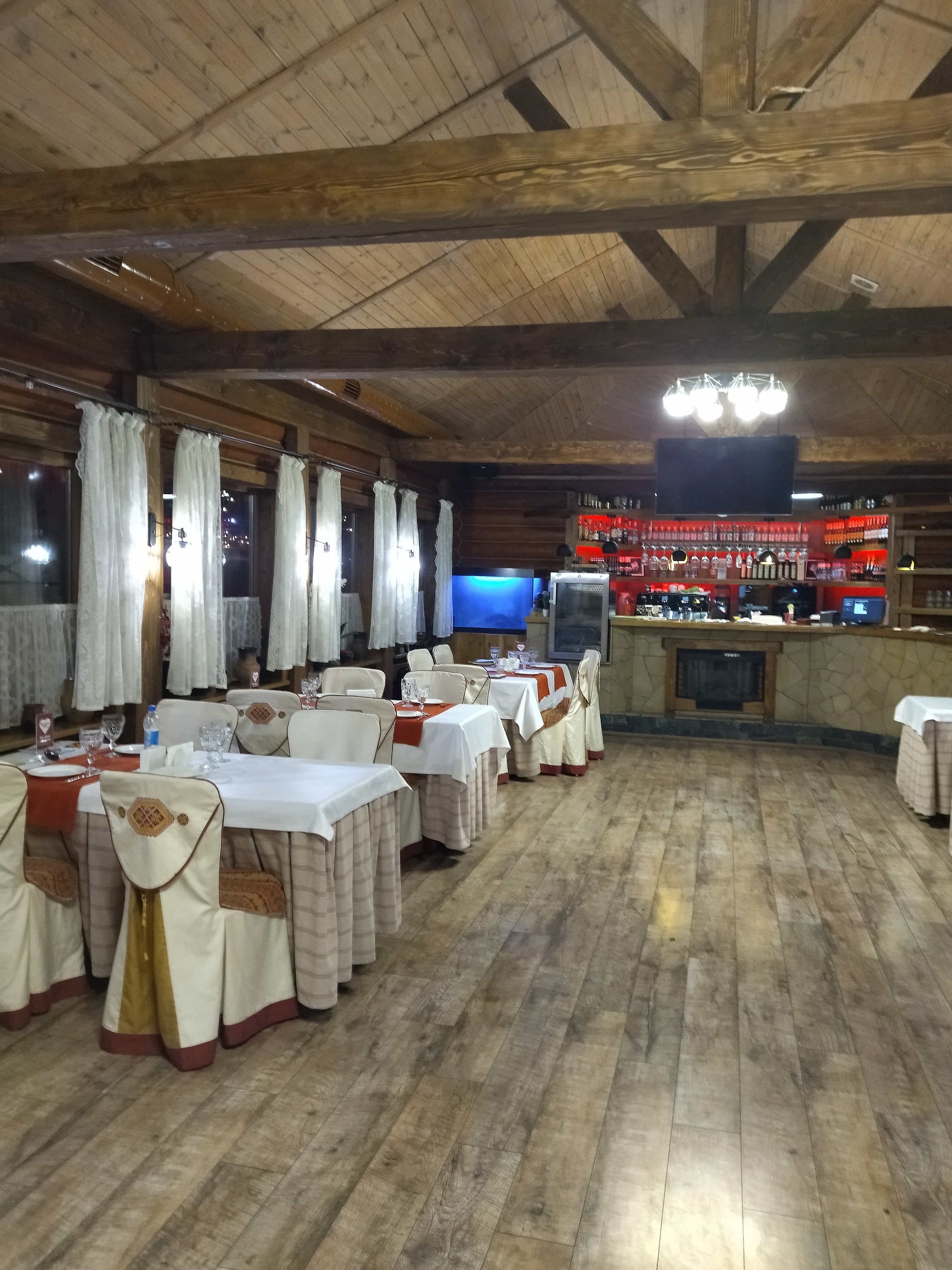 Parents' home image 16