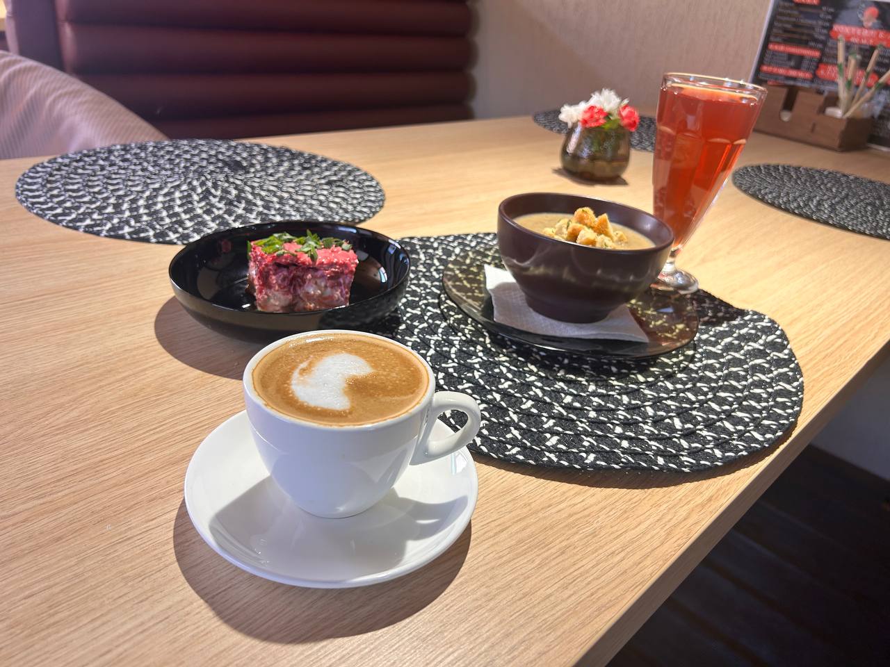 Mama Aziya Sushi Bar image 12