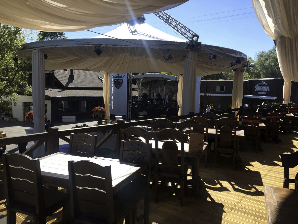 Equides Restaurant image 18