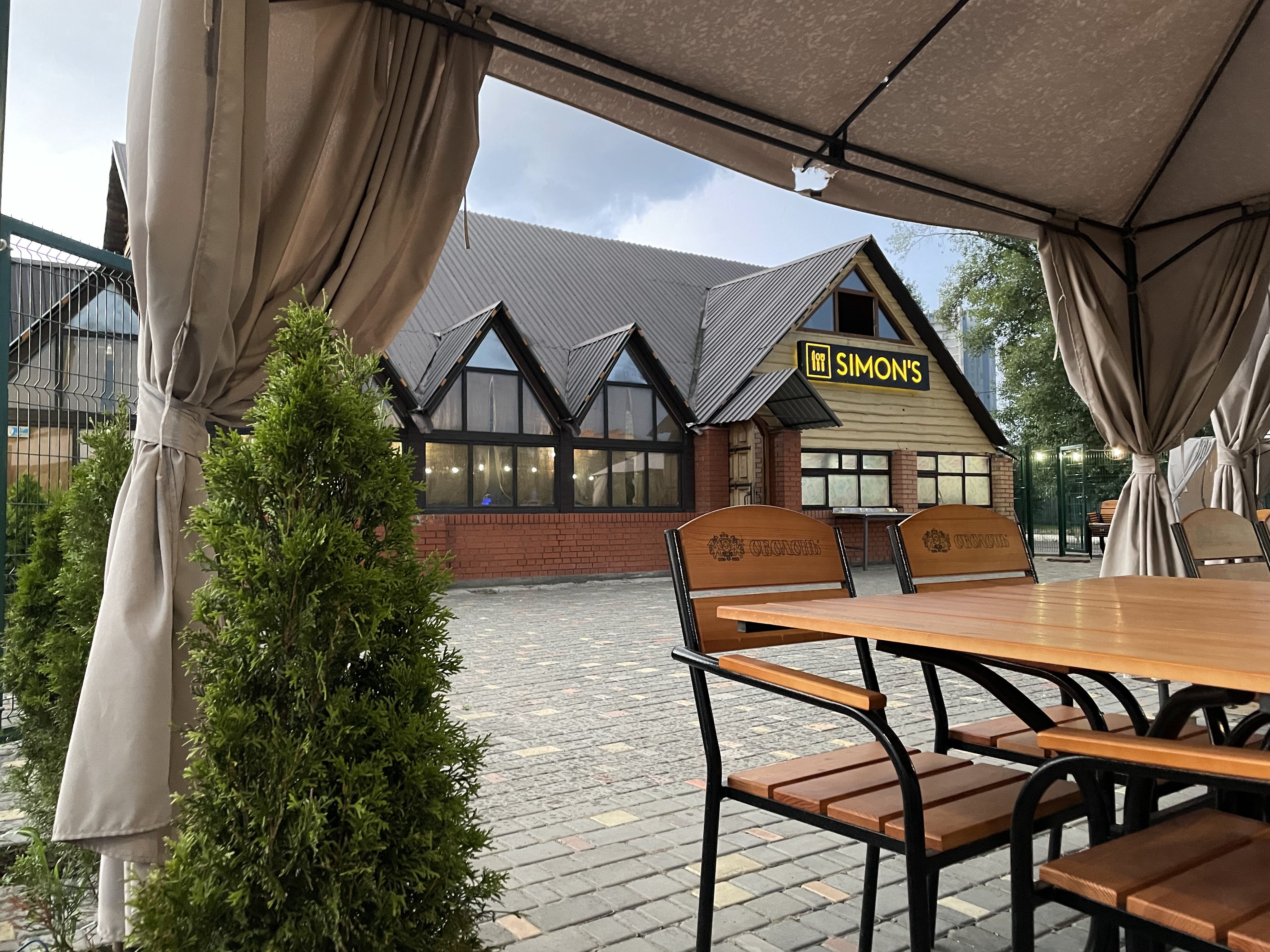 SIMON’S Restaurant Kyiv image 14