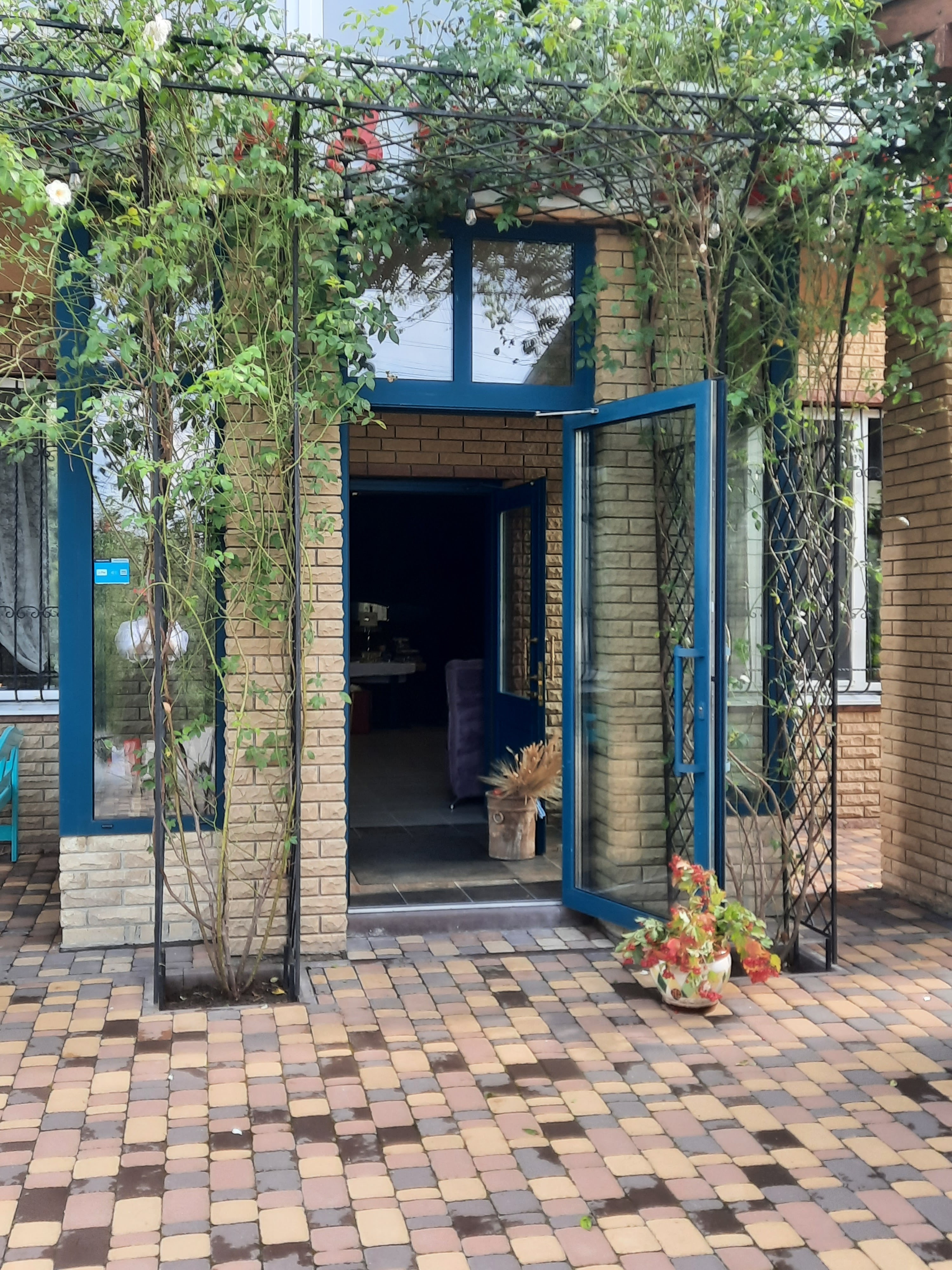 Mahazyn-Kafe V Bilohorodtsi image 13