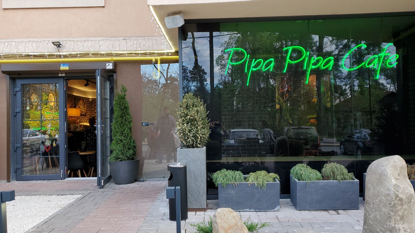 Pipa Pipa Cafe image 17