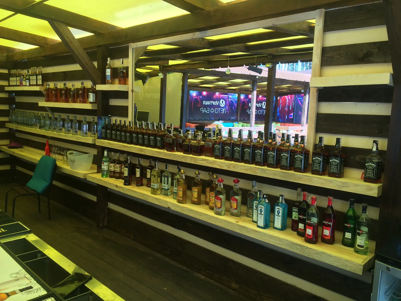 Winter Bar image 7