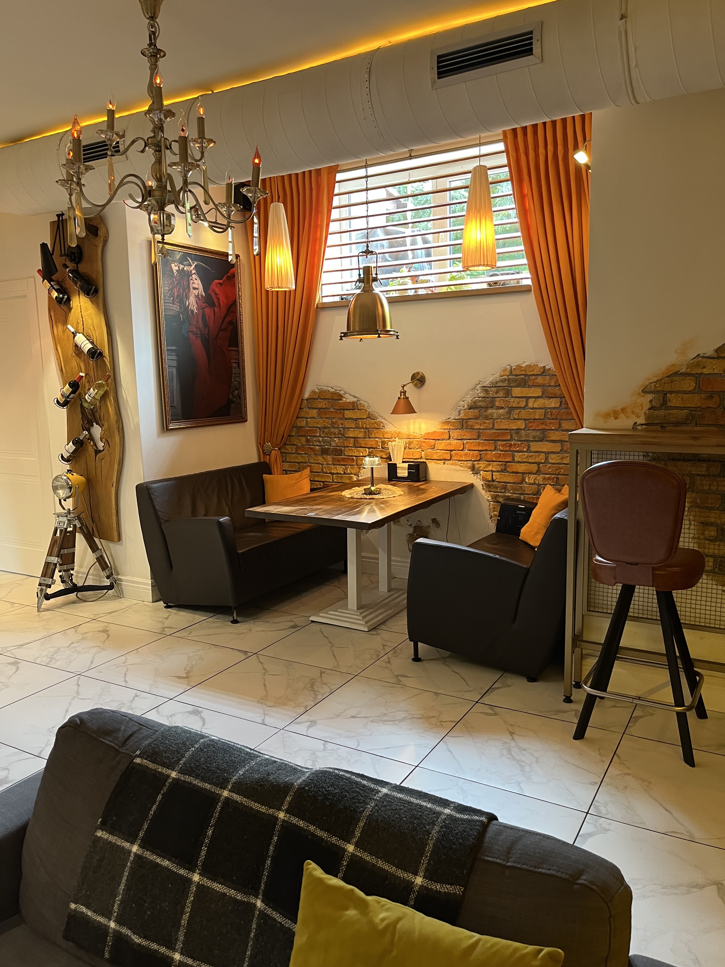 BROTHERS BAR image 19