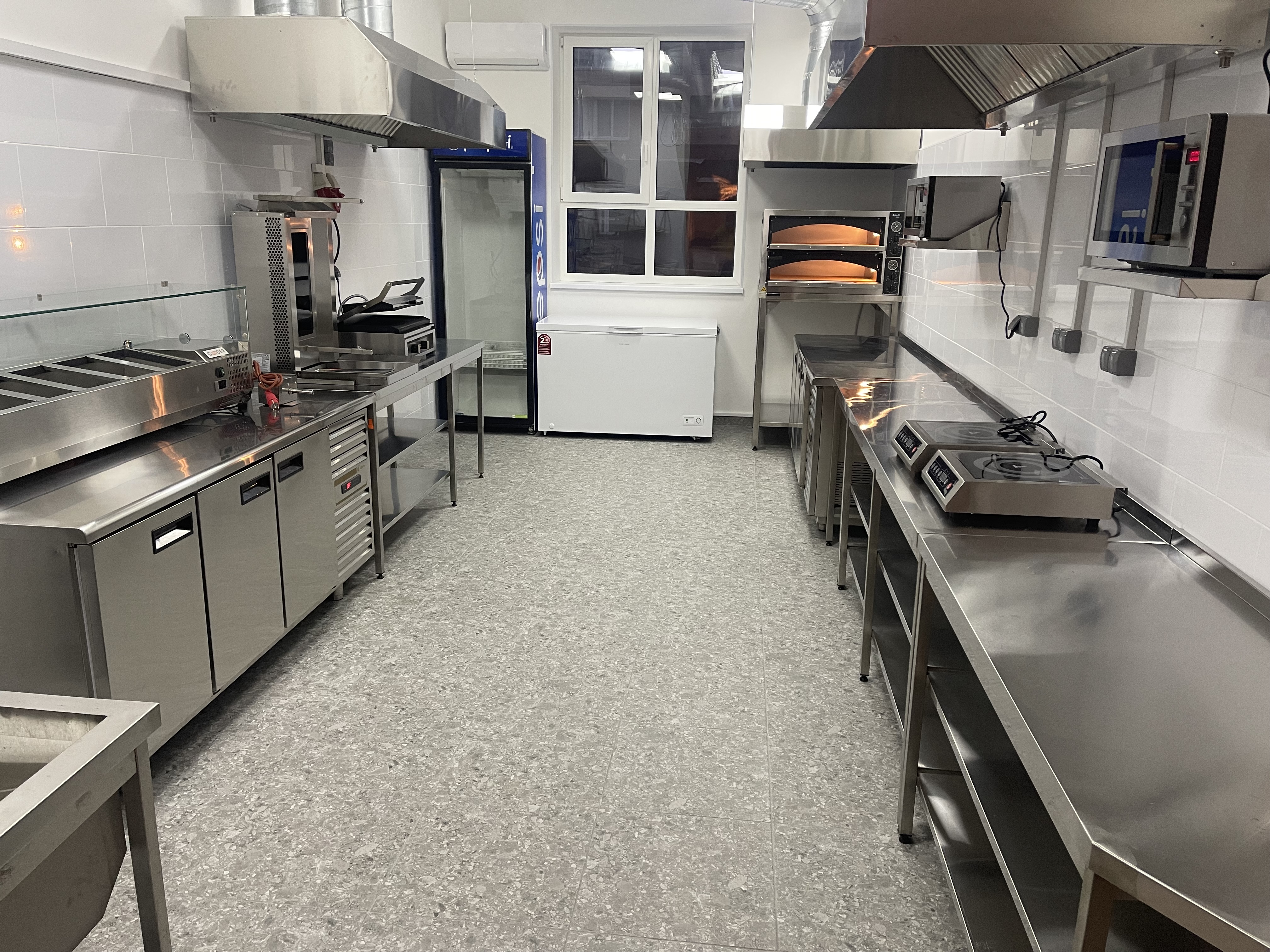 Shaurmichna Kuvshyn Vyshneve image 8