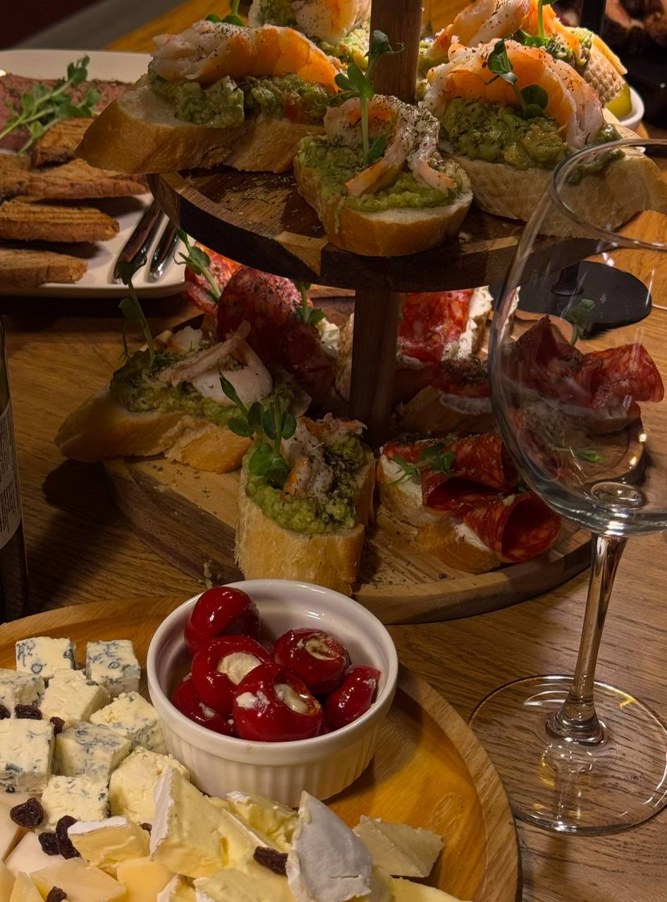 Dom Jamón (Wine Shop and Cafe) image 17