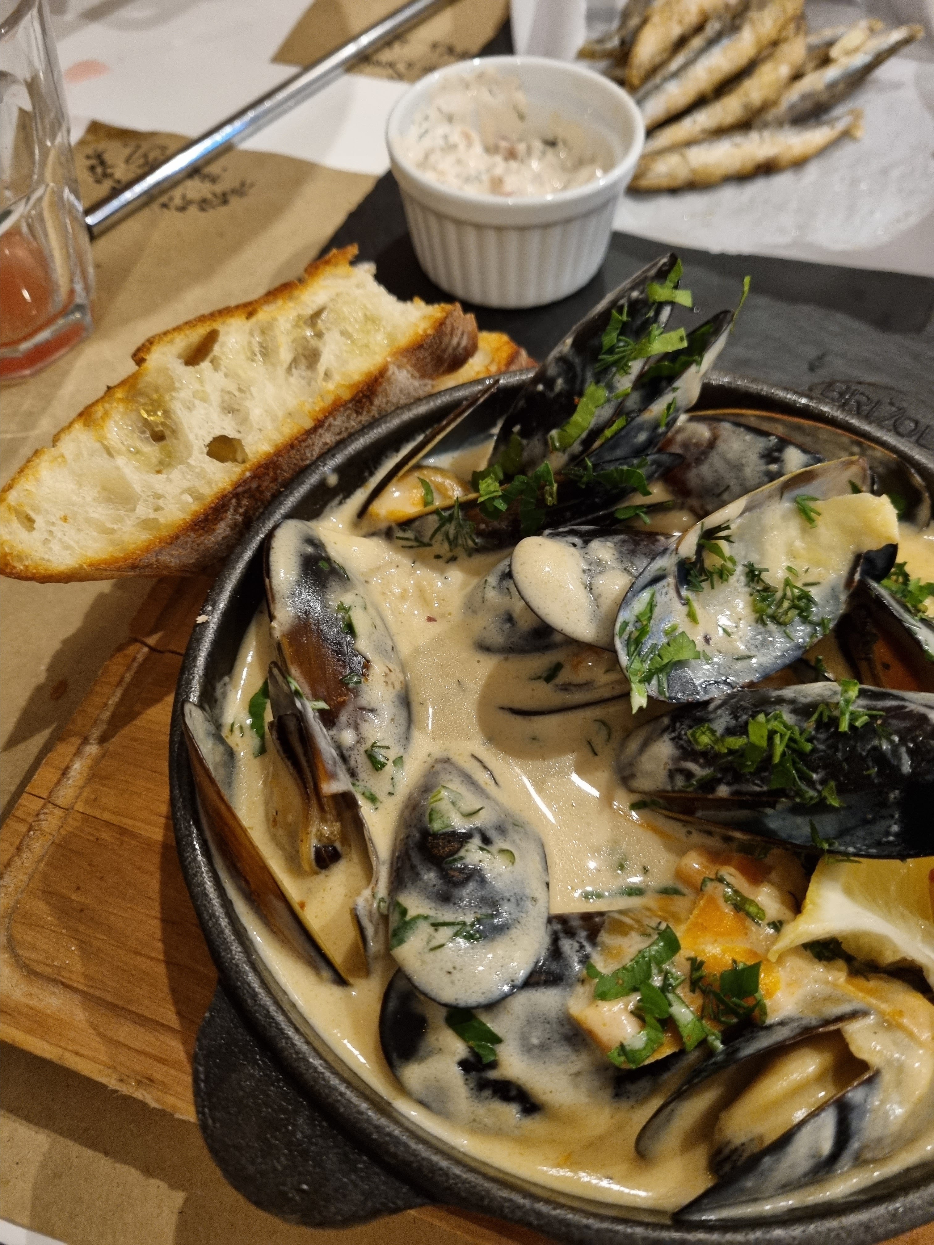 Vsi Svoi family cafe image 17