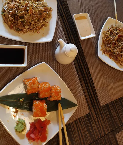 SUSHI YAMMI PIZZA image 6