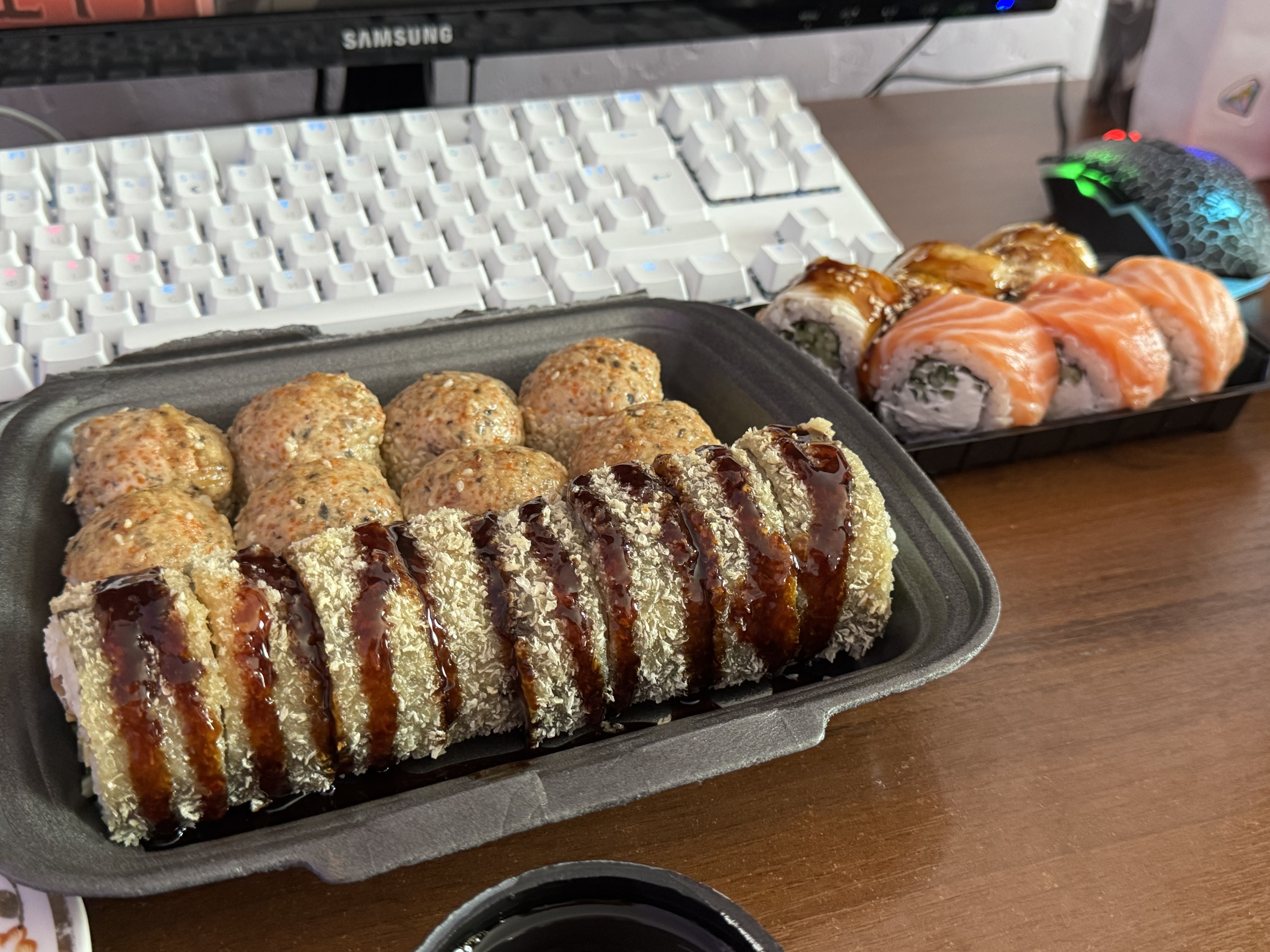 SUSHI YAMMI PIZZA image 9