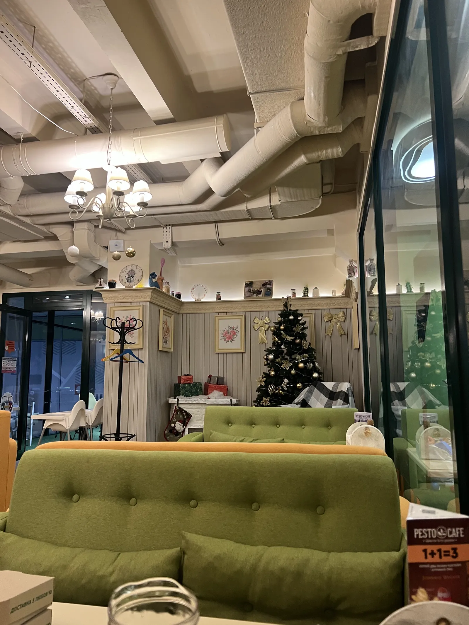 Pesto Cafe image 15