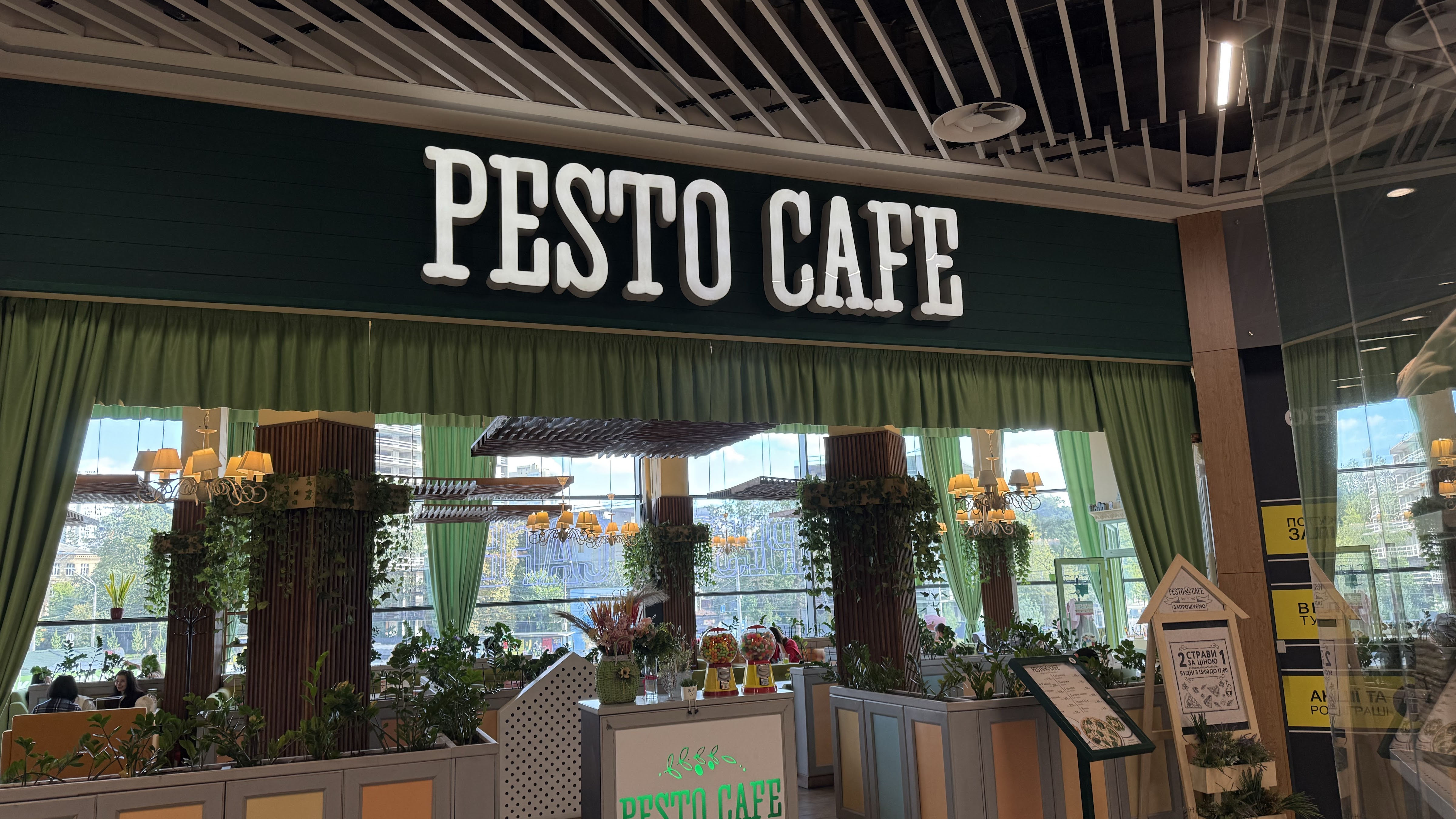 Pesto Cafe image 11