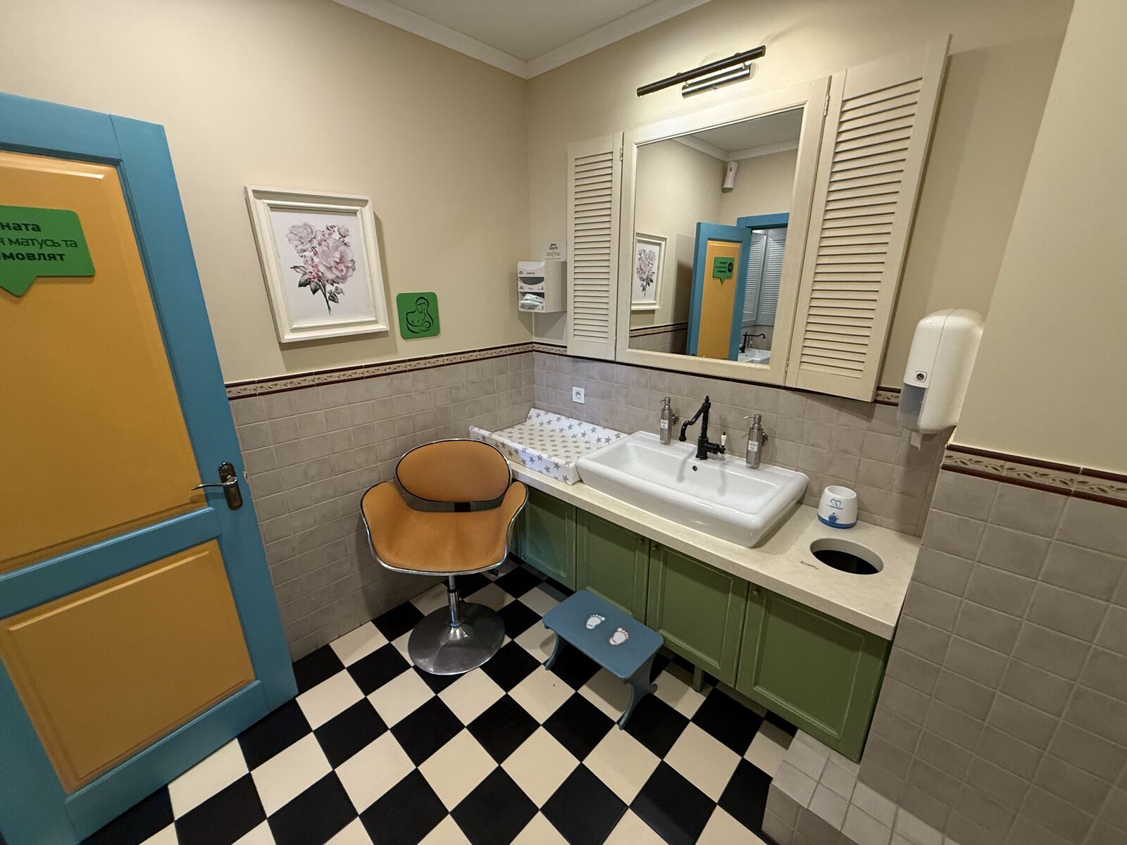 Pesto Cafe image 20