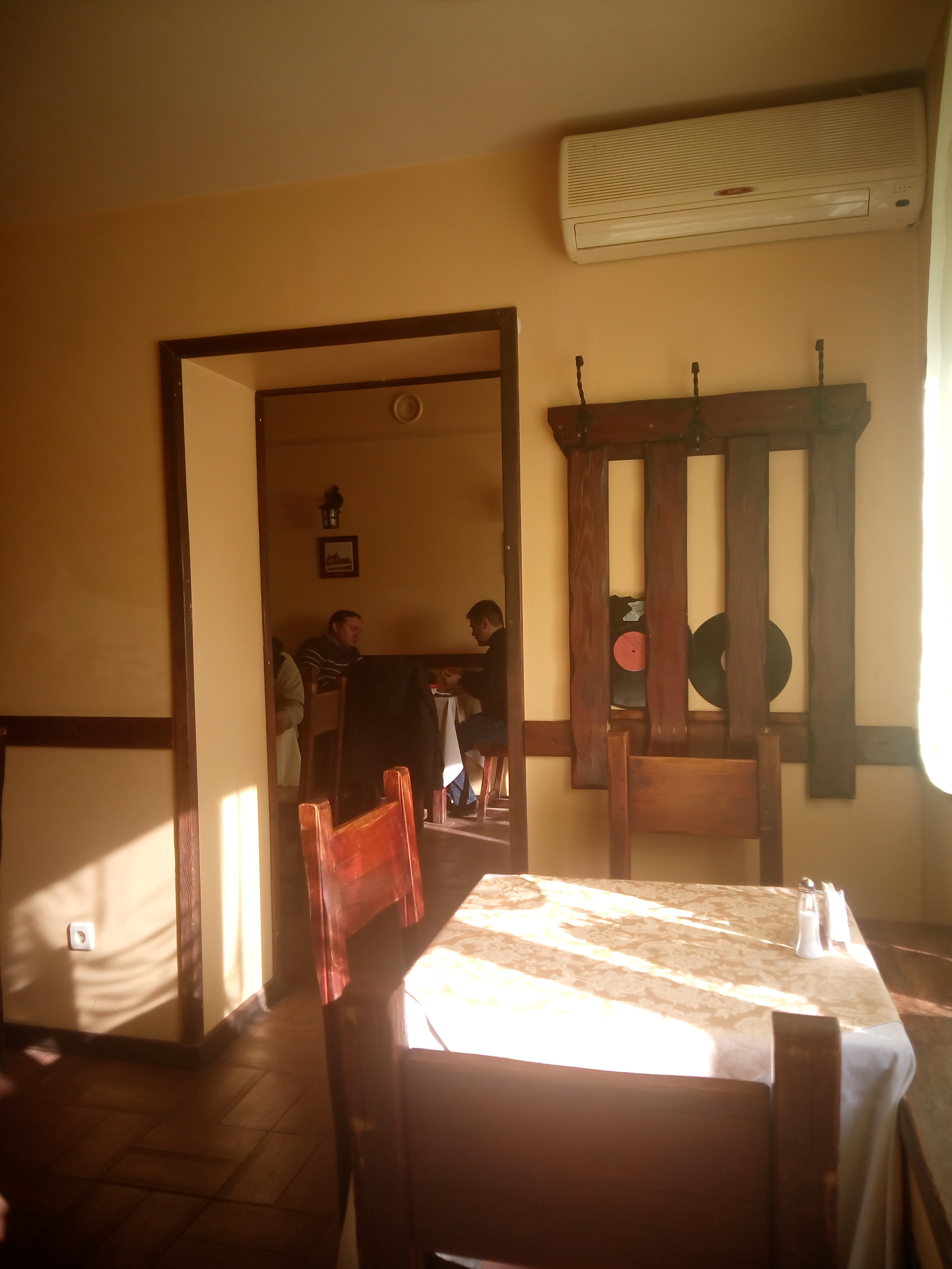 Kafe "Chemodan" image 20