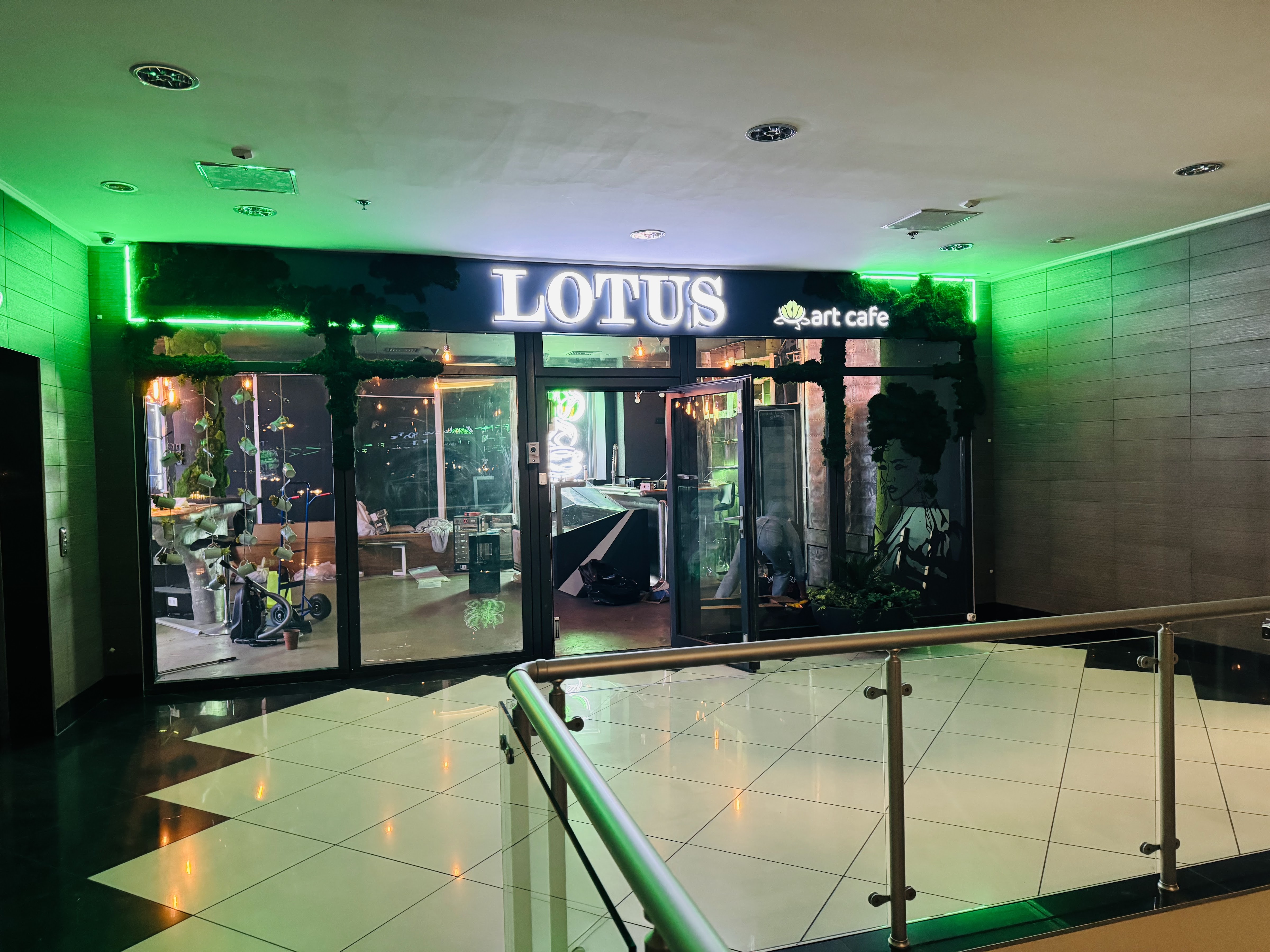 Lotus ресторан image 11