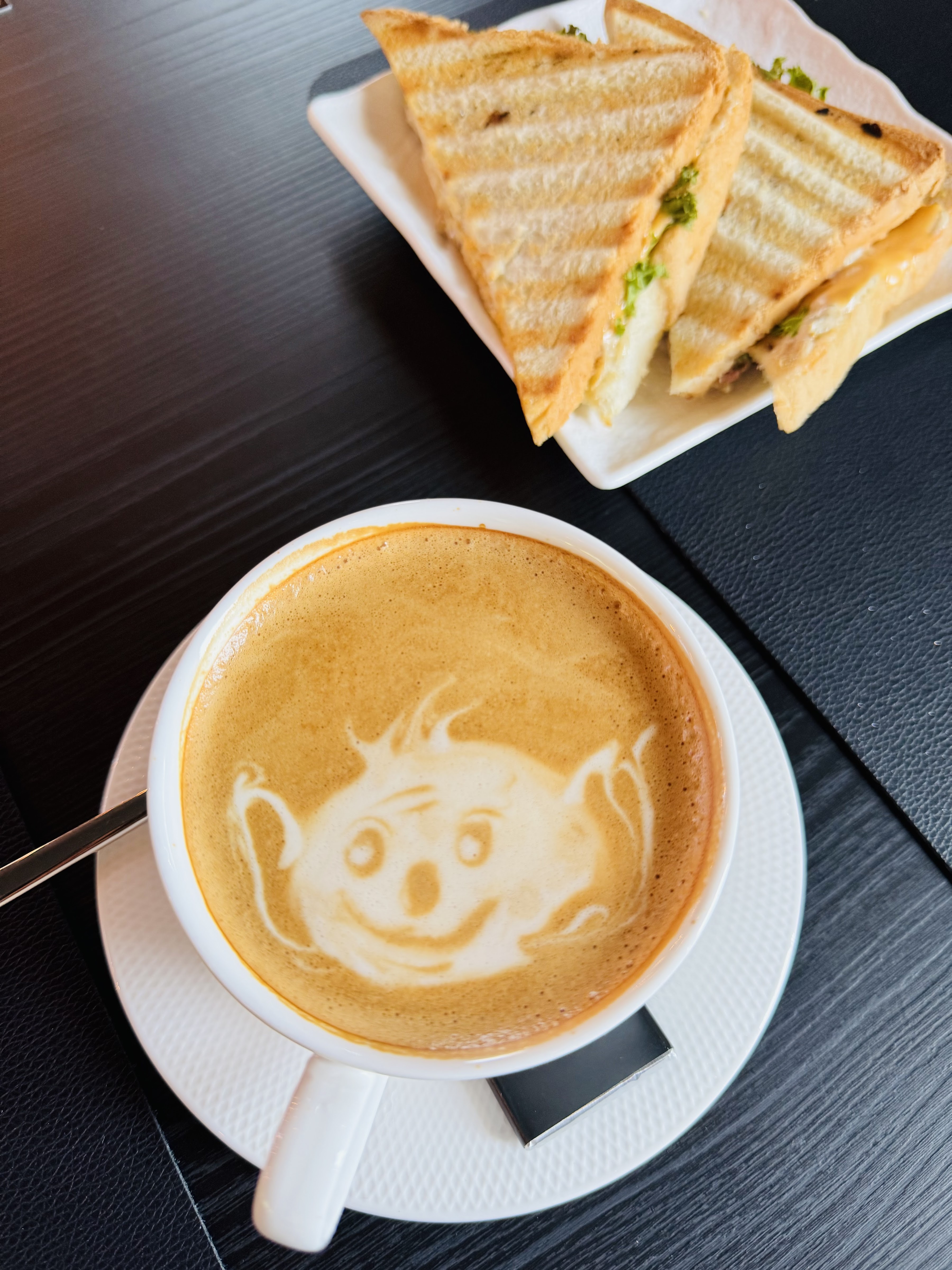 Lotus ресторан image 15