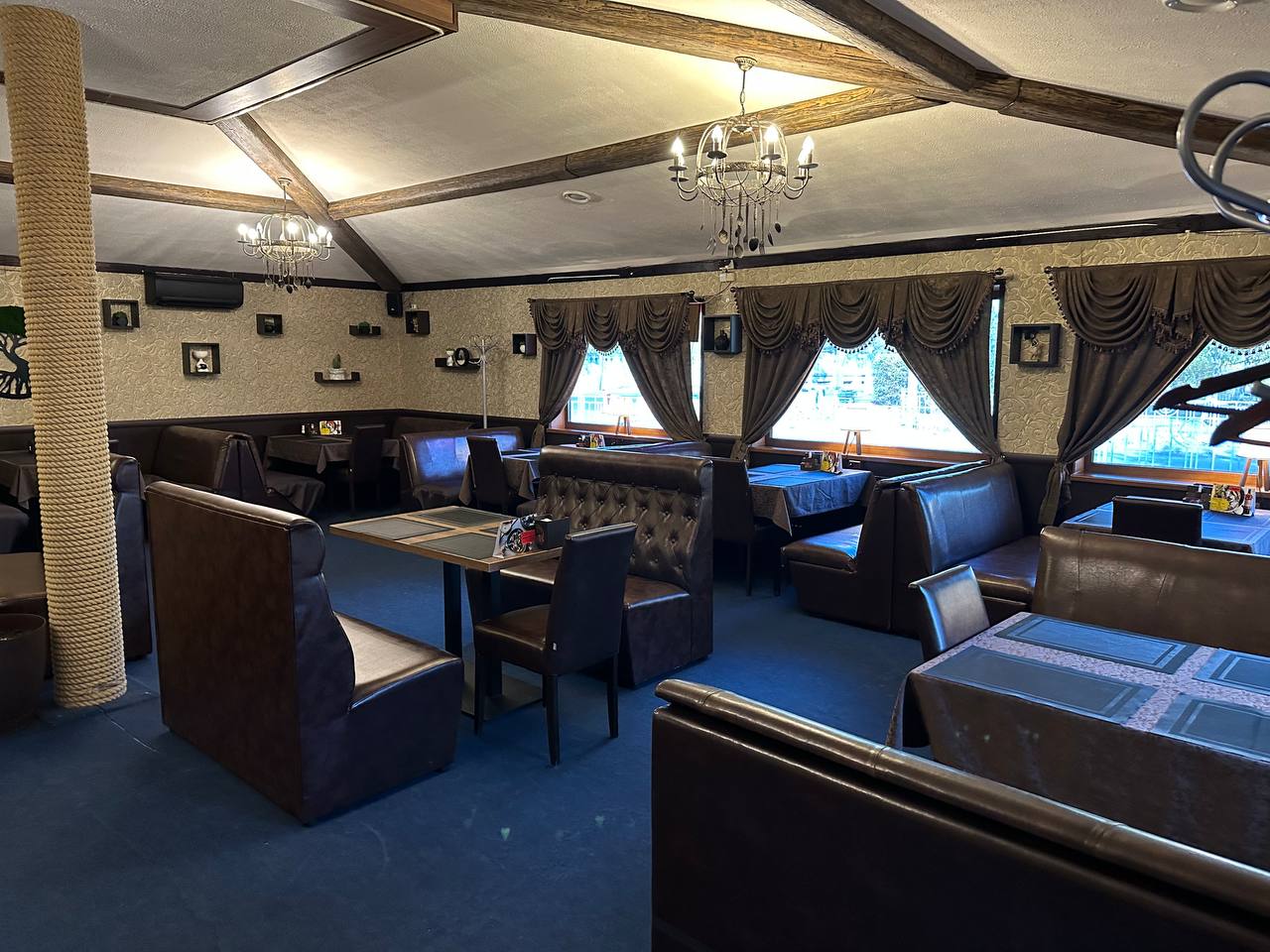 Kyiv Siti Hrylʹ Bar image 14