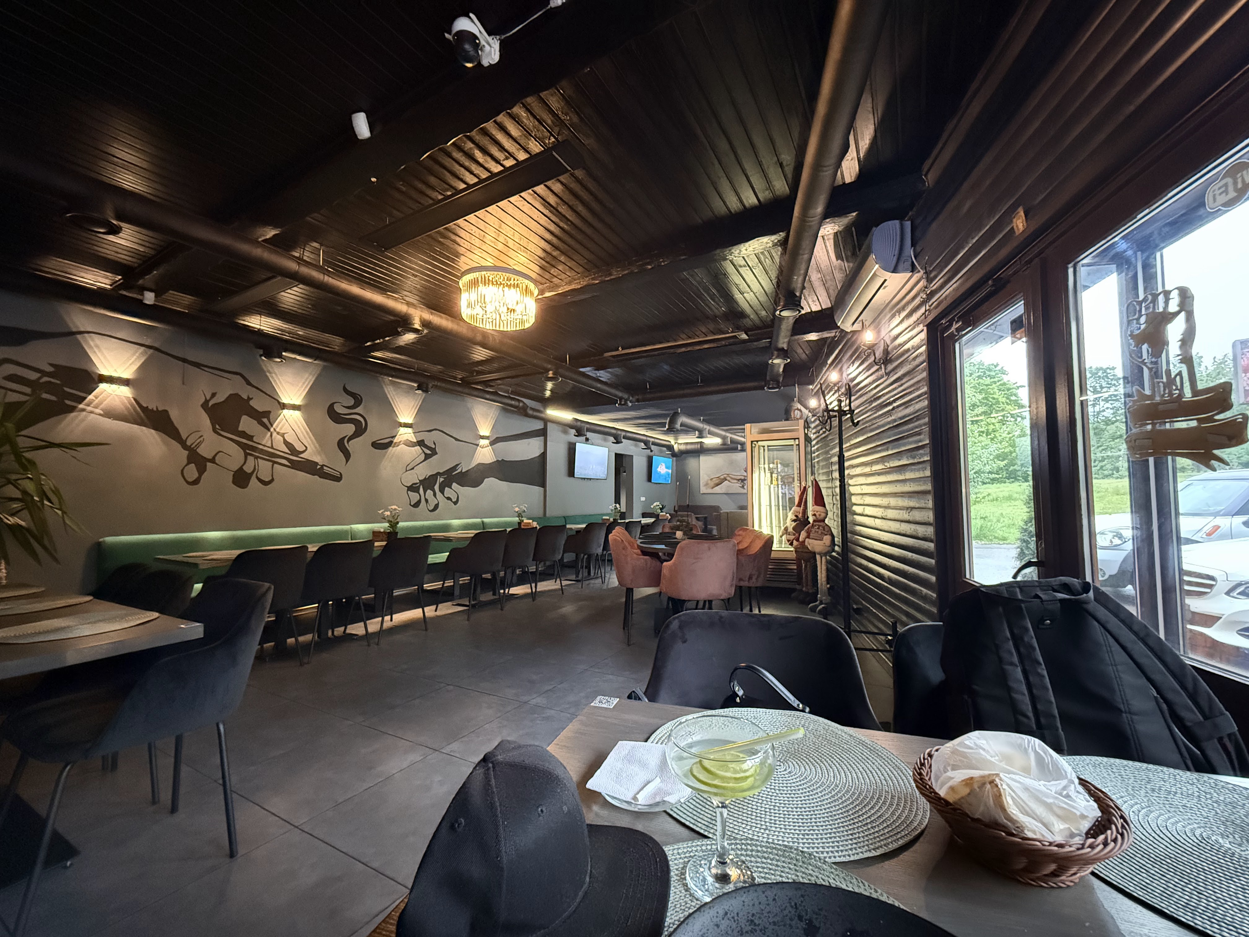 MARKOS GRILL HOUSE image 1