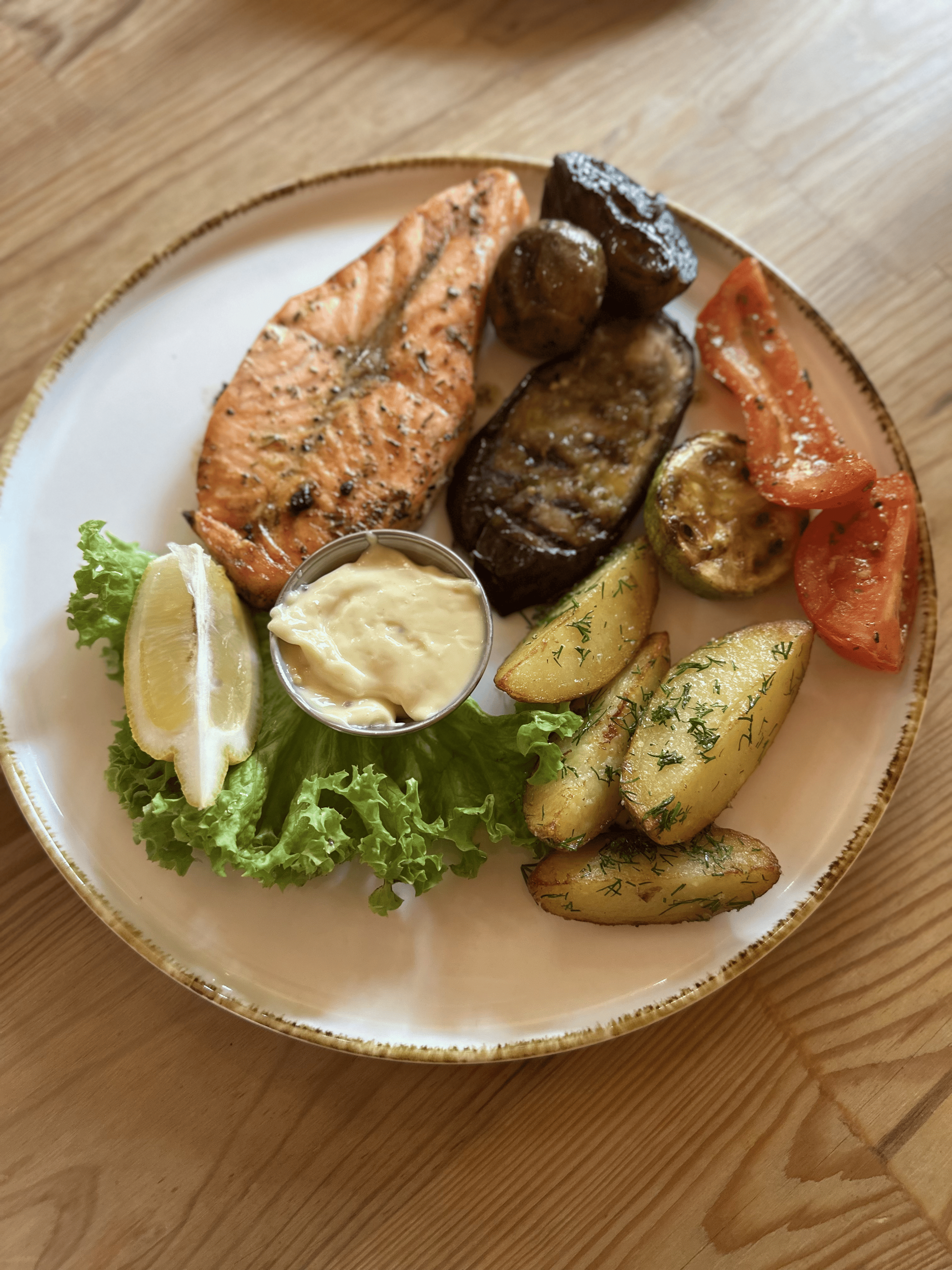 MARKOS GRILL HOUSE image 2