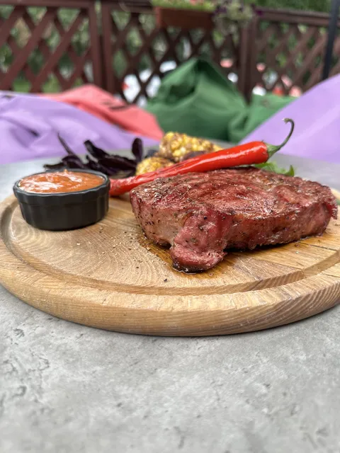 MARKOS GRILL HOUSE image 3