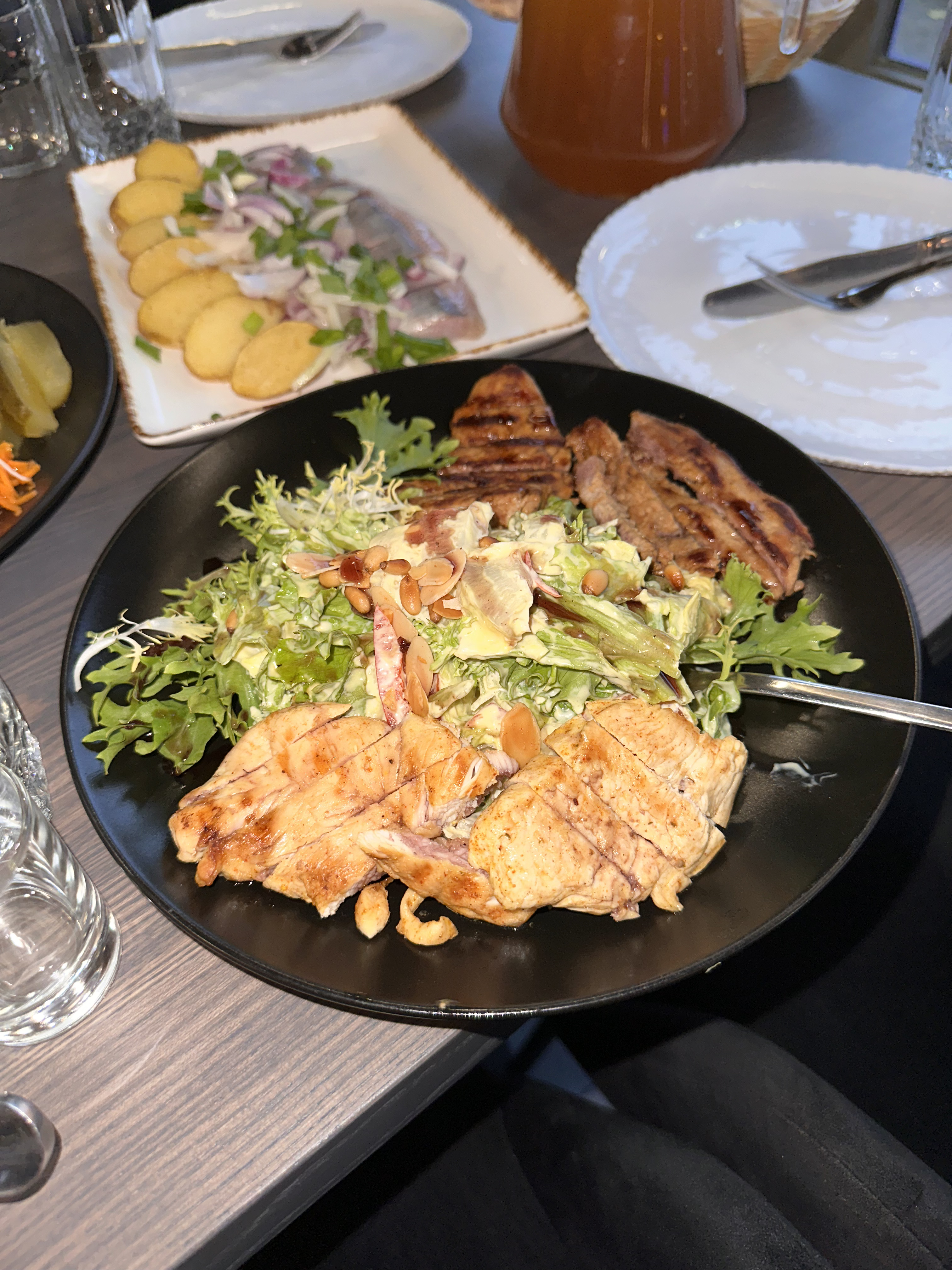 MARKOS GRILL HOUSE image 10