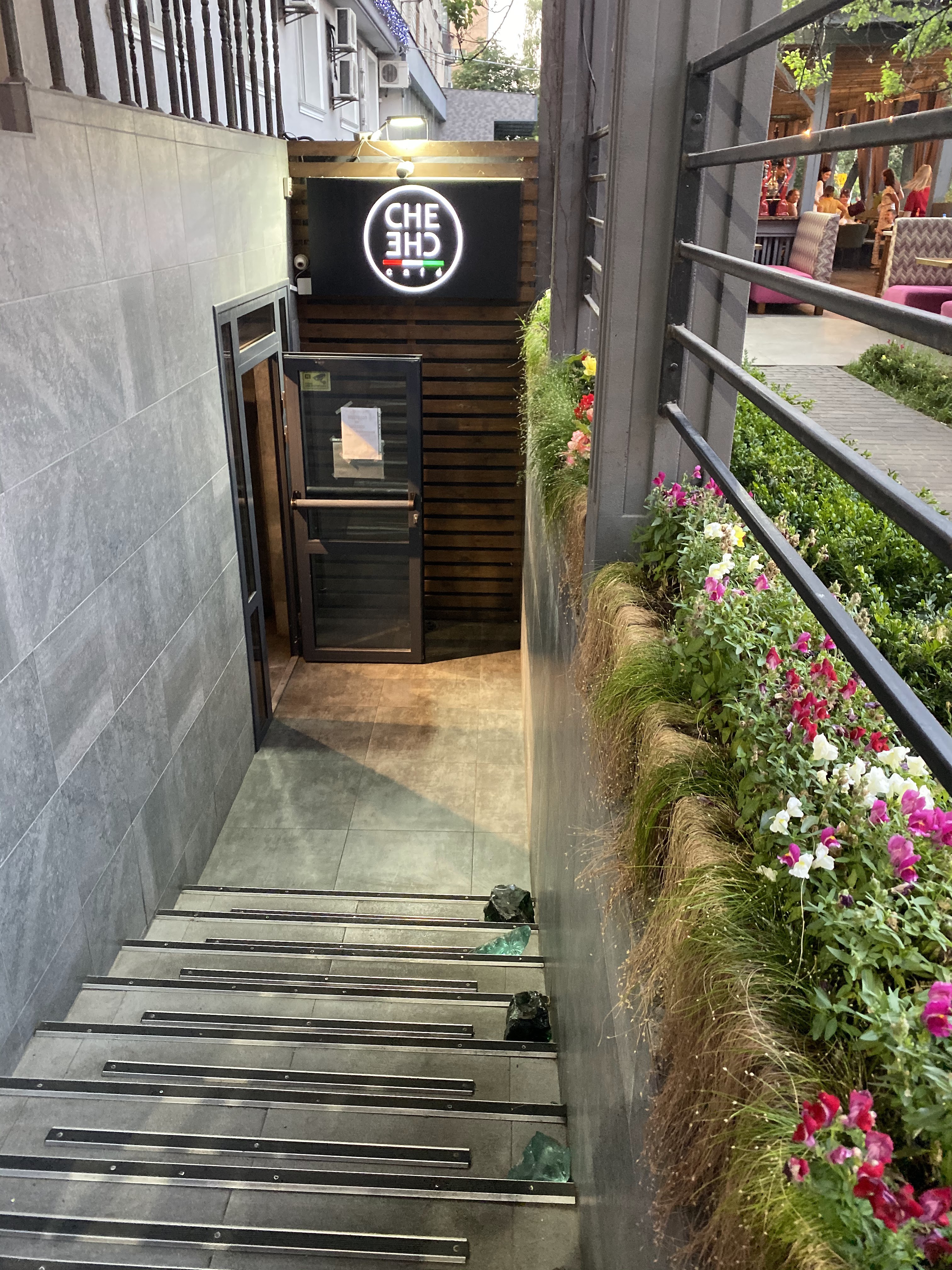 CHE CHE Cafe image 11