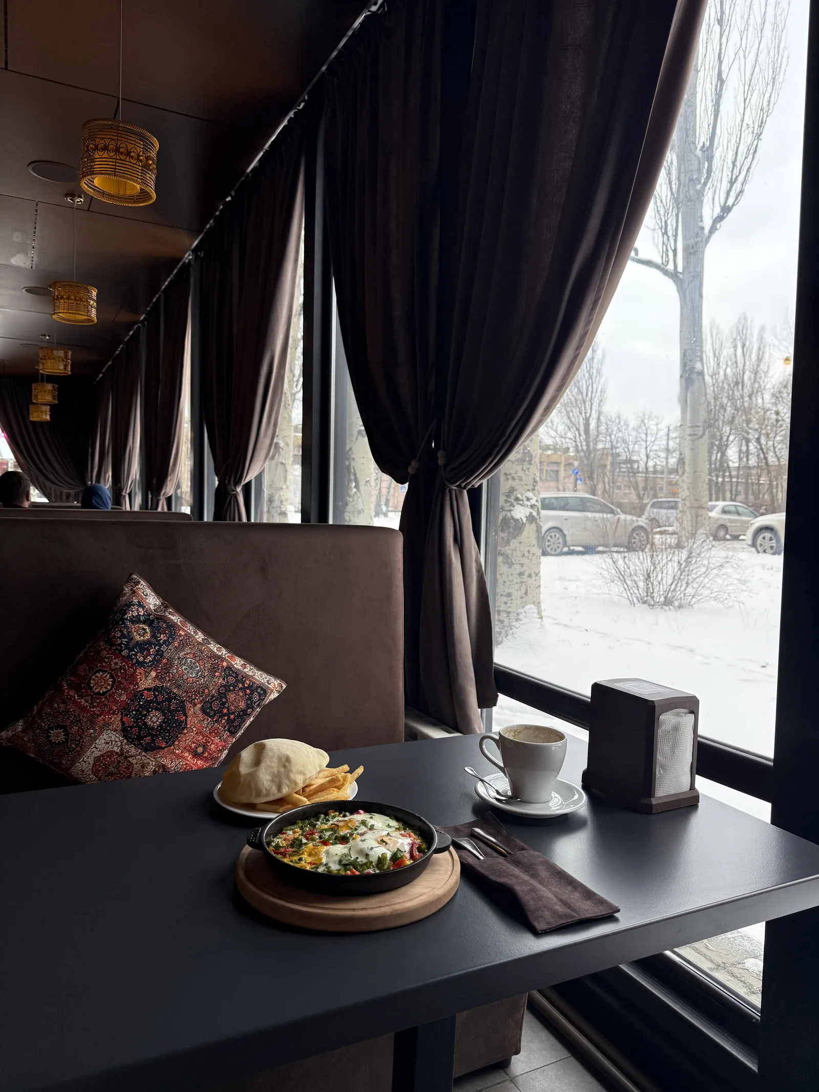 Noor Restaurant lounge image 10