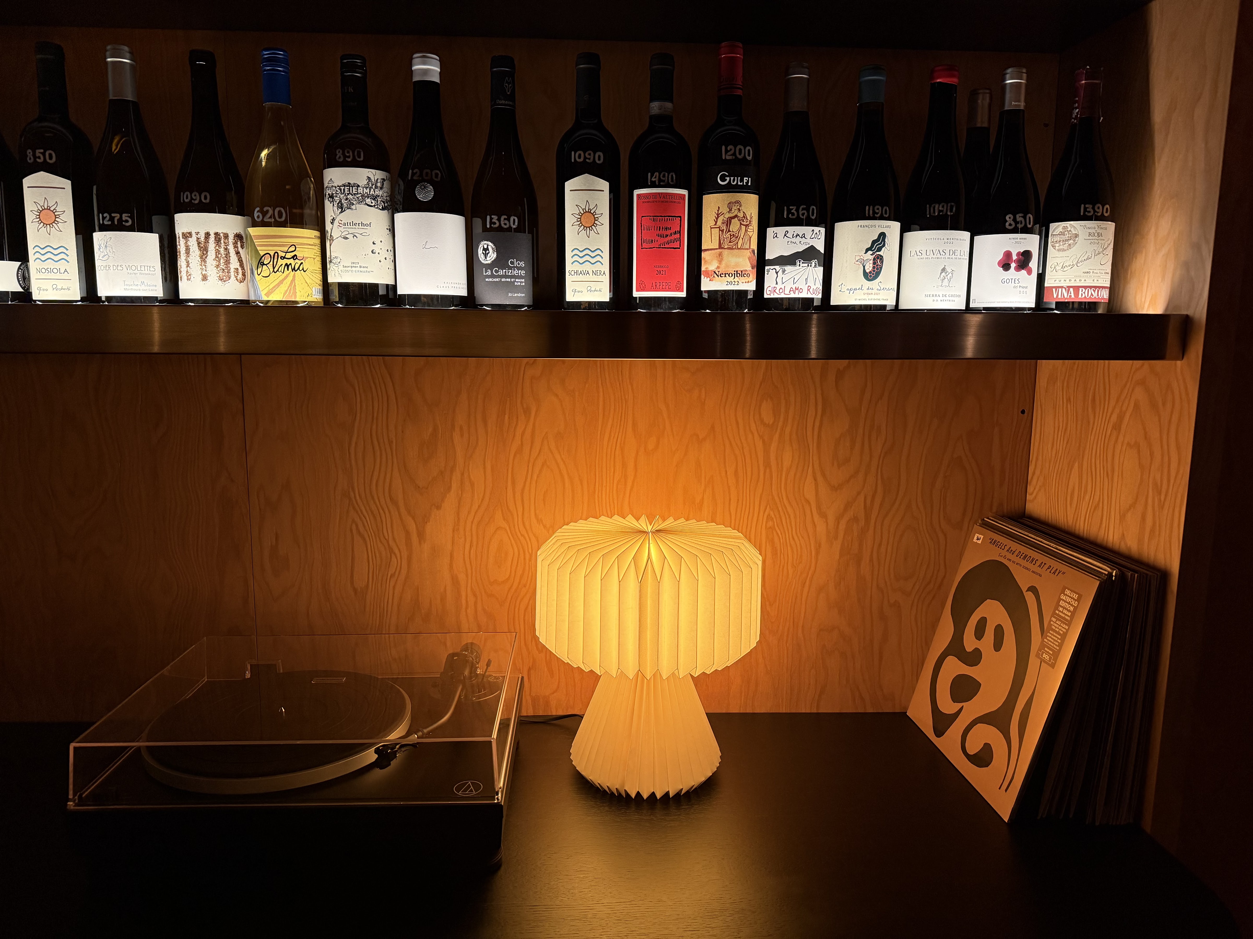 Pure & Naive wine bar+bistro image 9