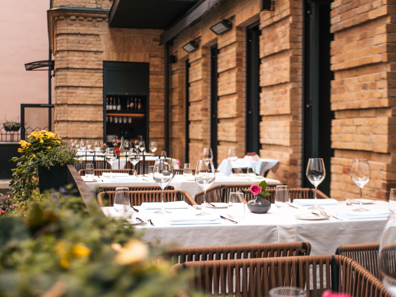 45 restaurant image 11