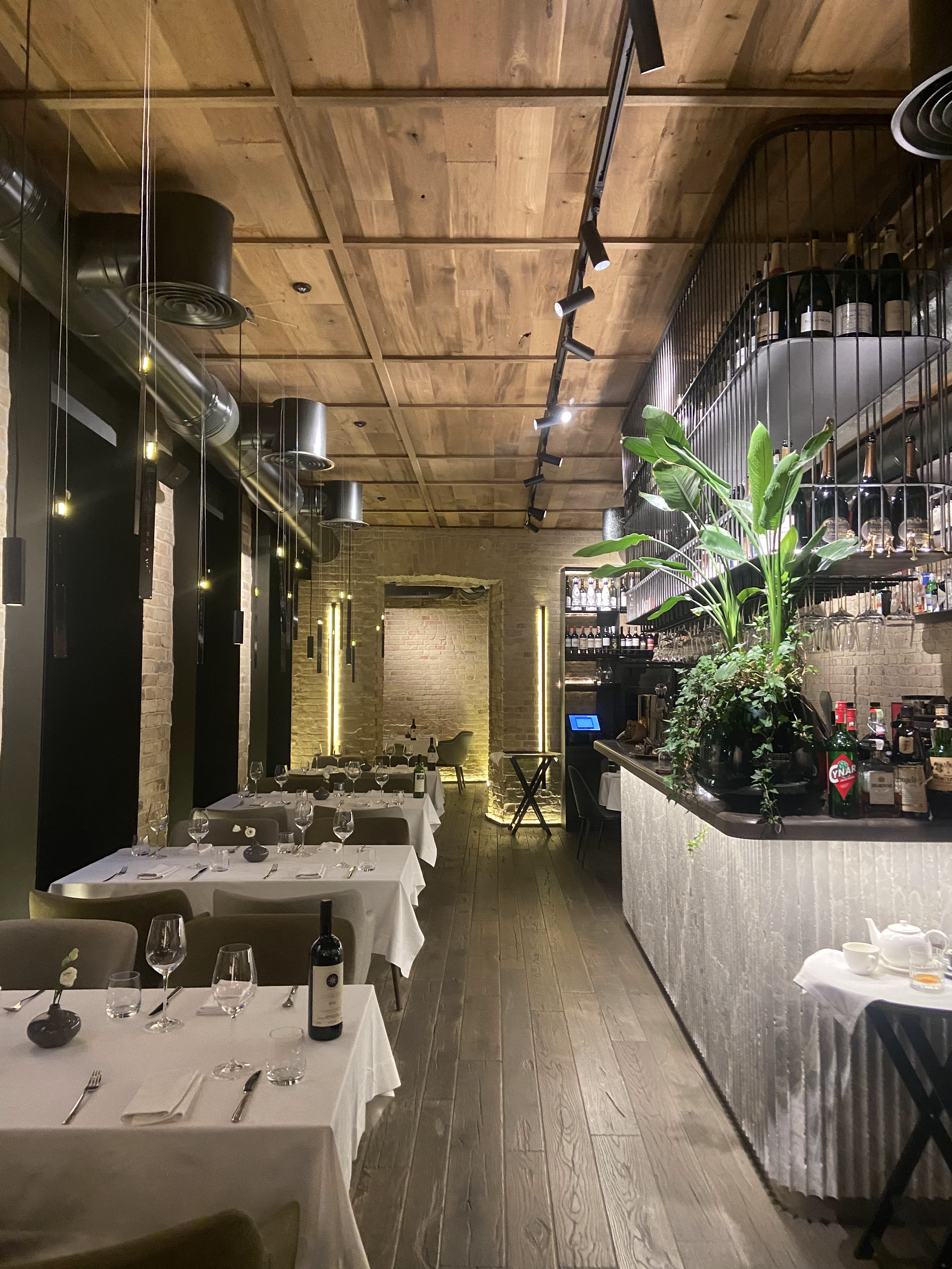 45 restaurant image 18