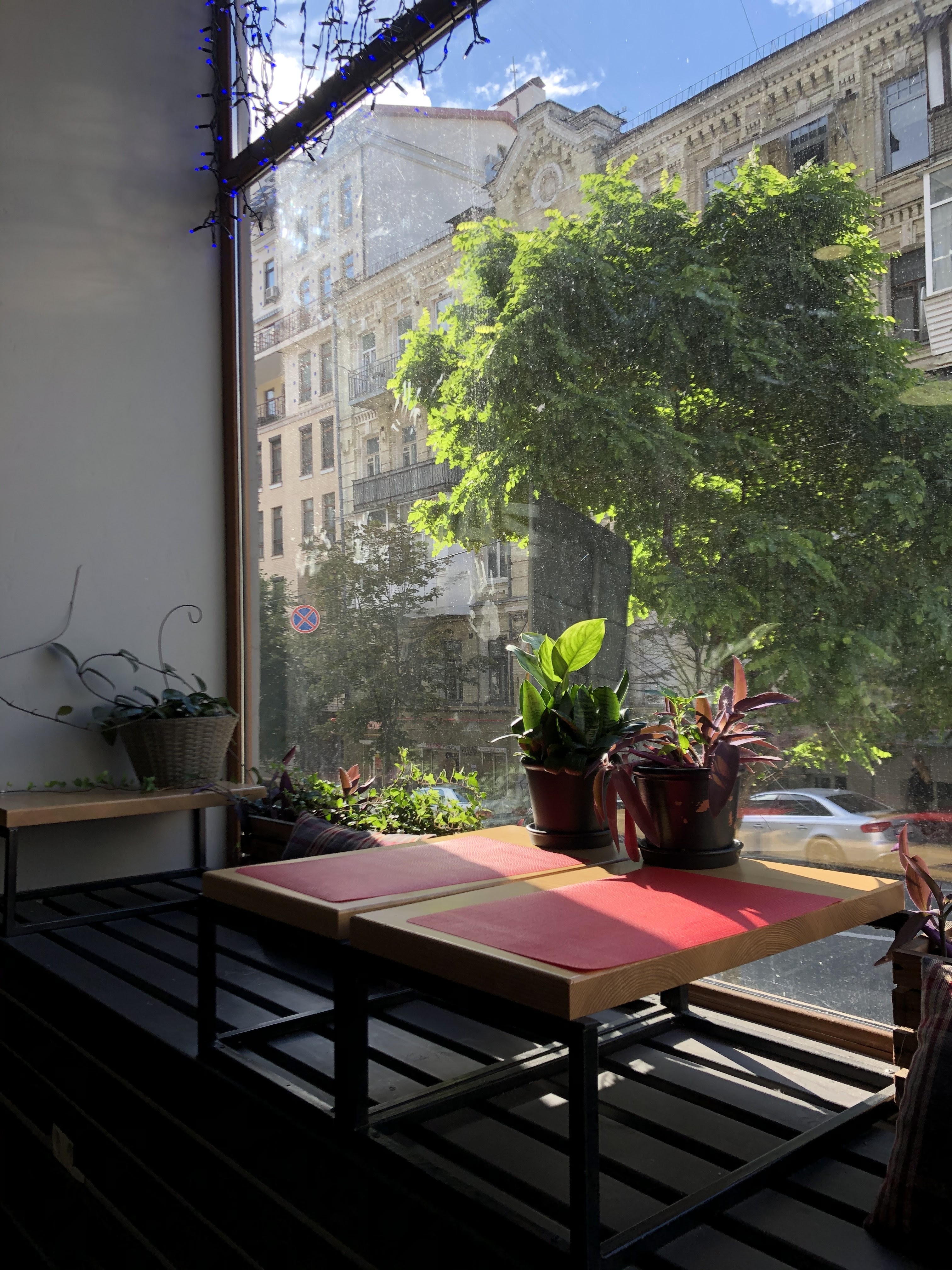 Zavod burgers image 11