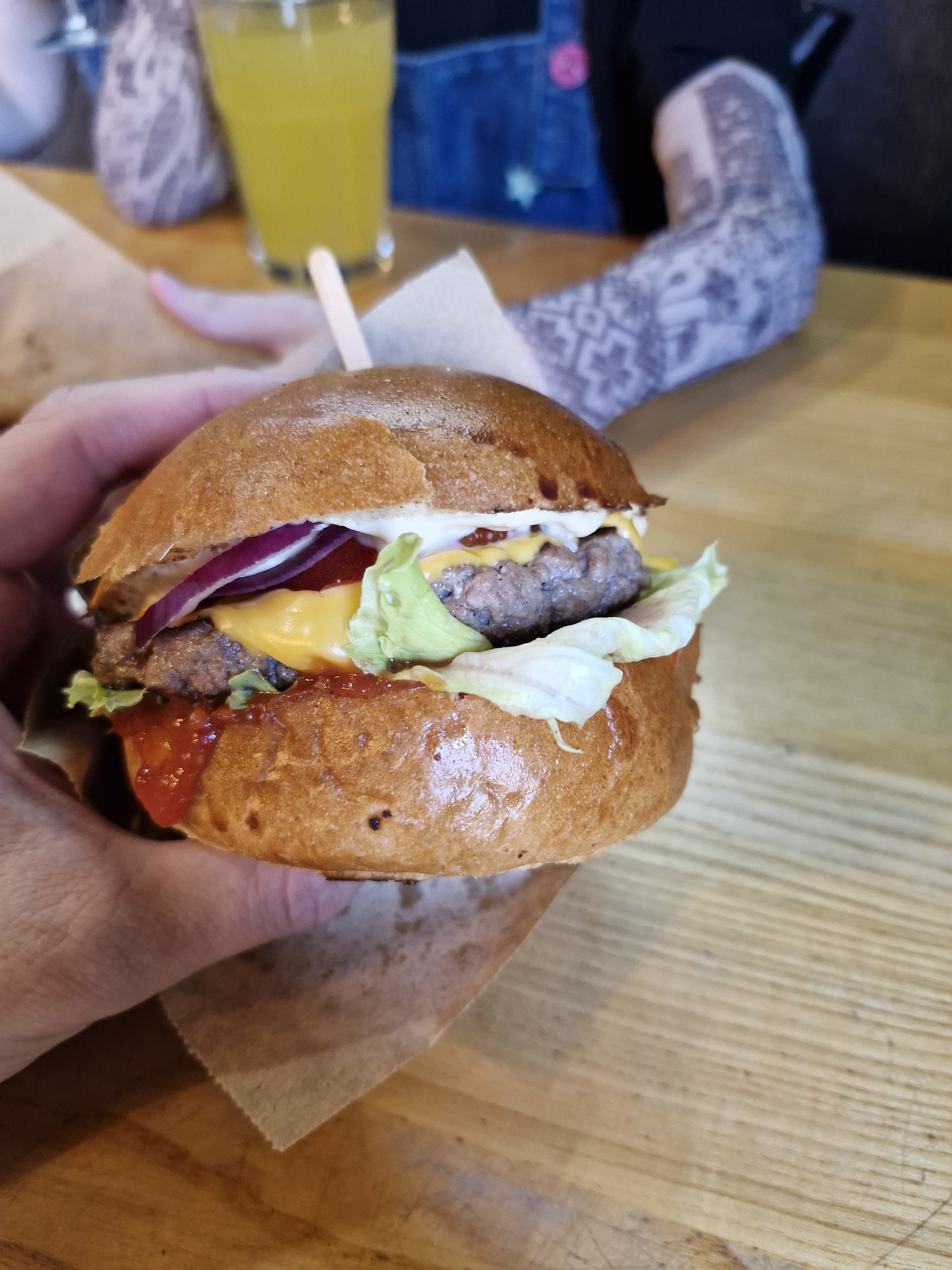 Zavod burgers image 14