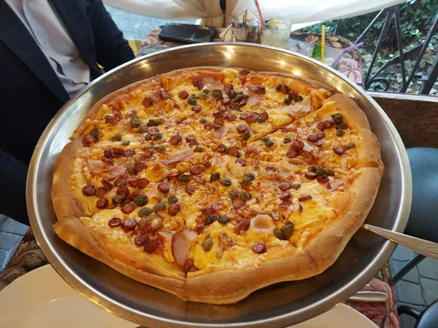 Vesuvio Pizza image 3
