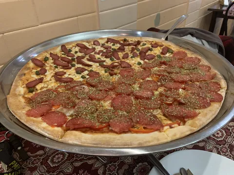 Vesuvio Pizza image 6