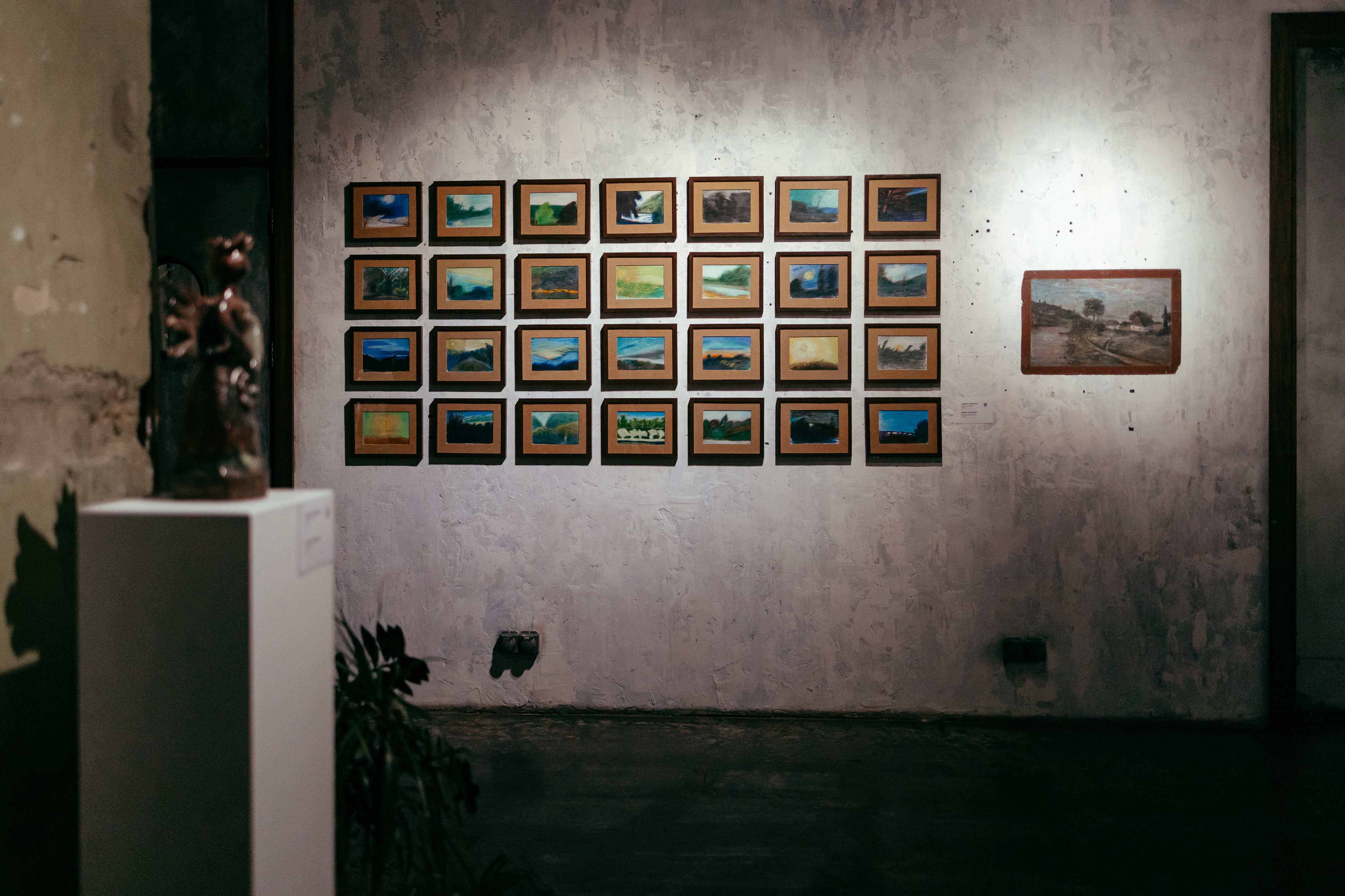 AVANGARDEN gallery and wine bar image 5