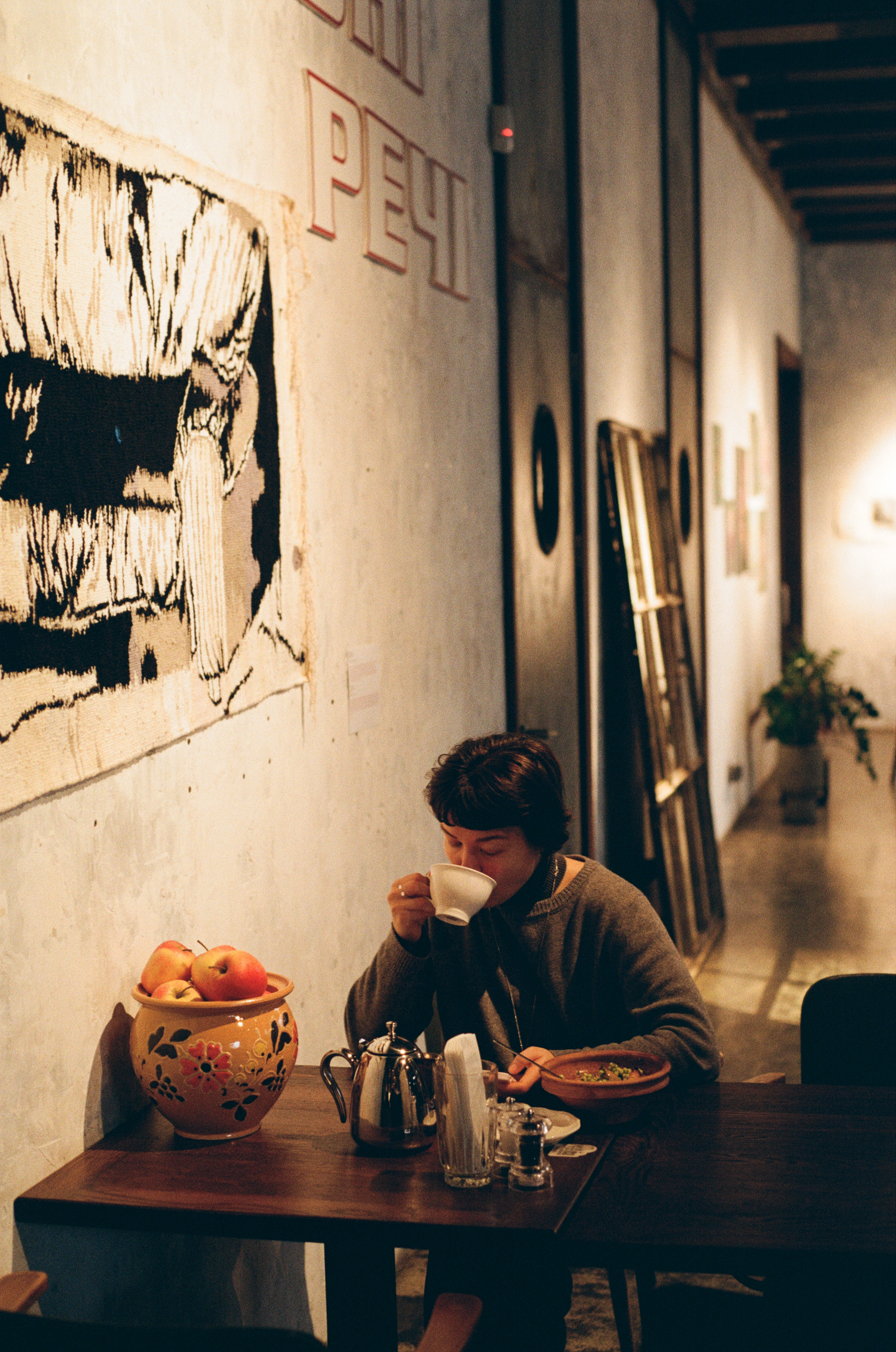 AVANGARDEN gallery and wine bar image 10