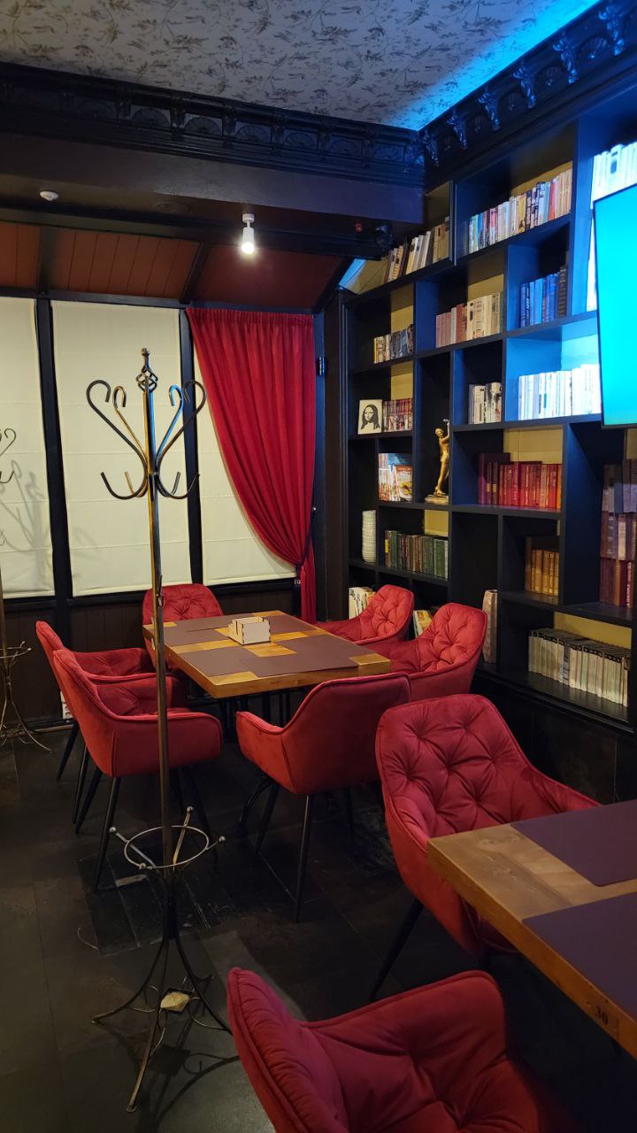 Sapphire Art Club image 4