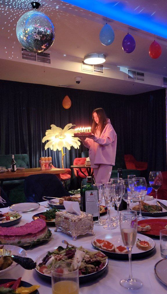 Sapphire Art Club image 7