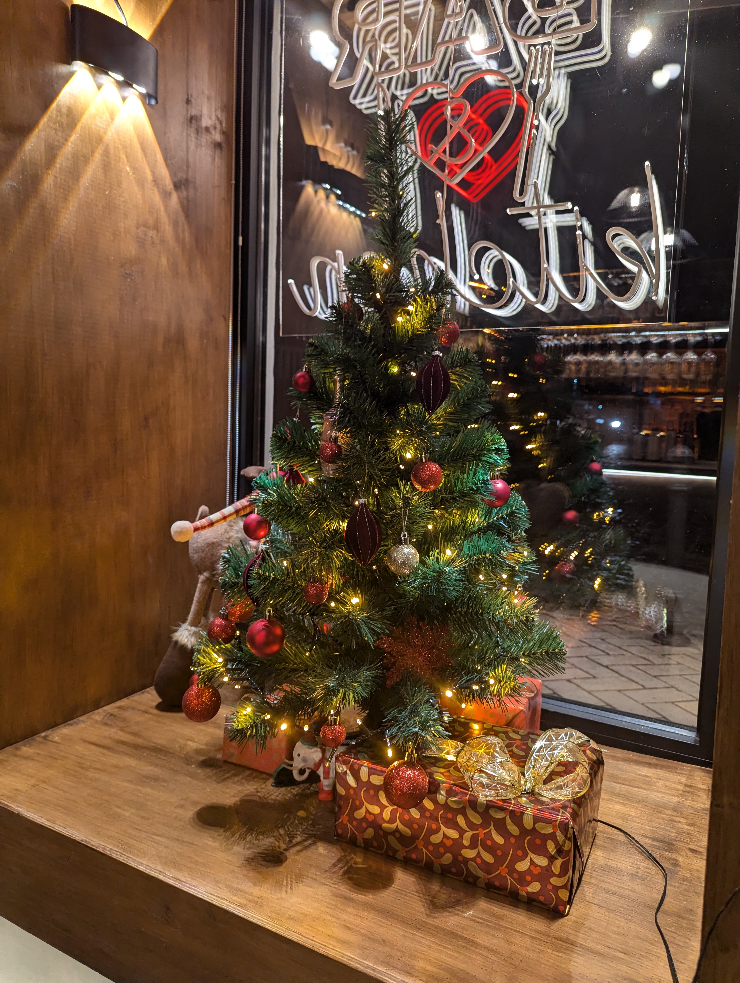 Lofter Restaurant image 4